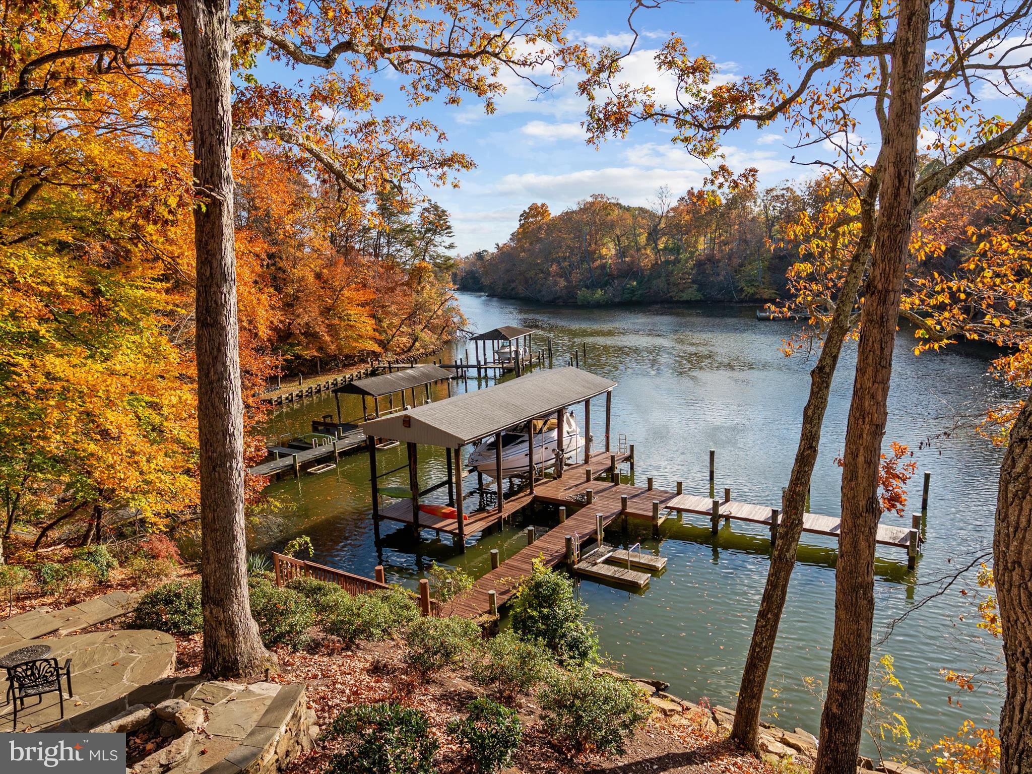 WALLACE MANOR - Residential