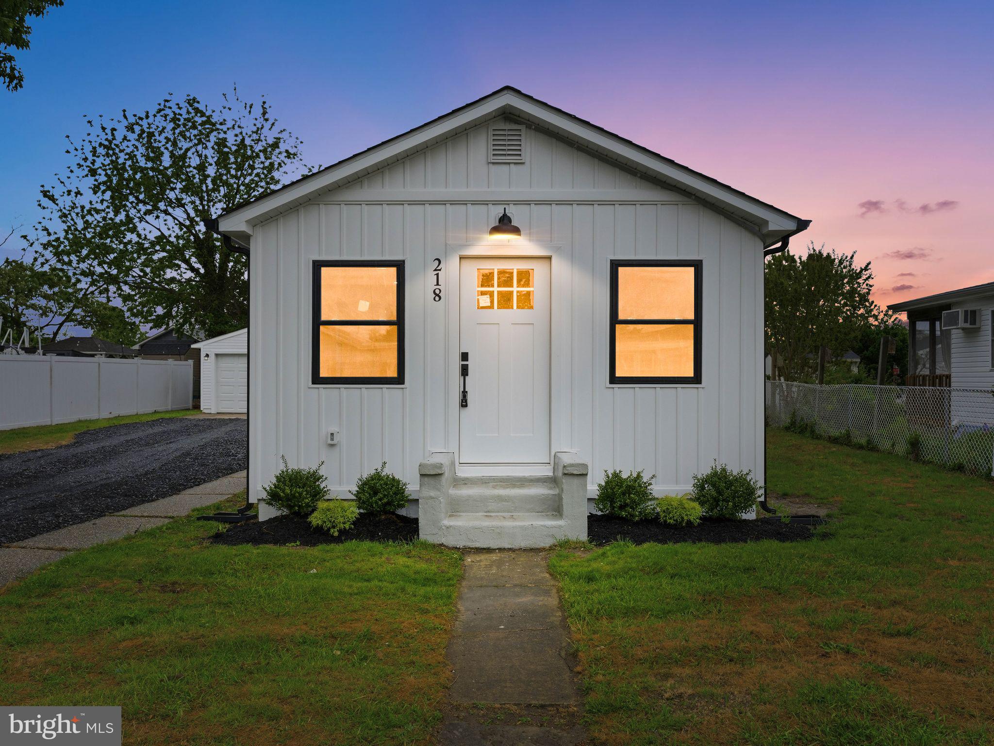 218 WOODLAND AVENUE