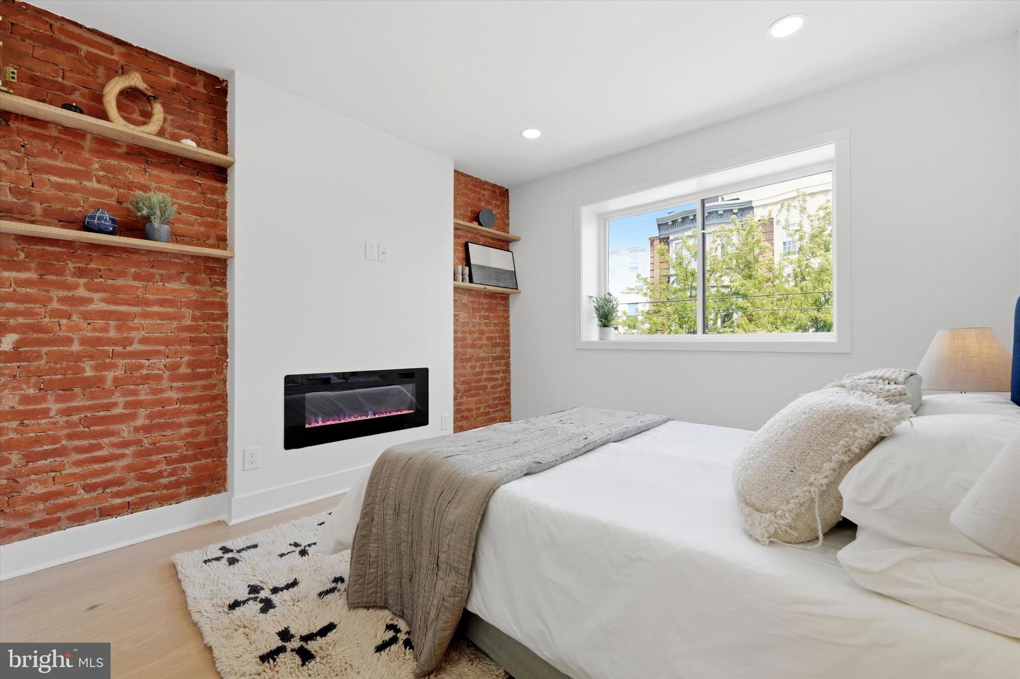 820 PIERCE STREET
