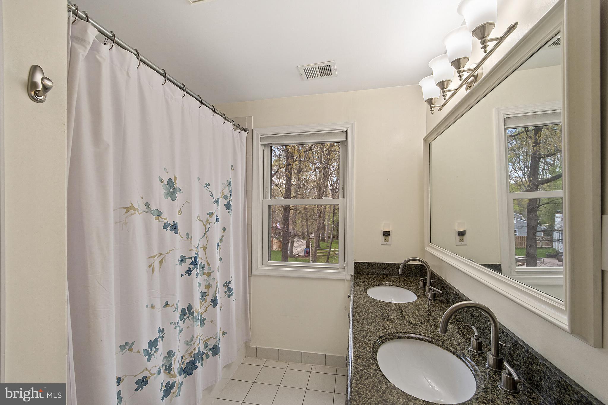 HIDDENBROOK - Residential