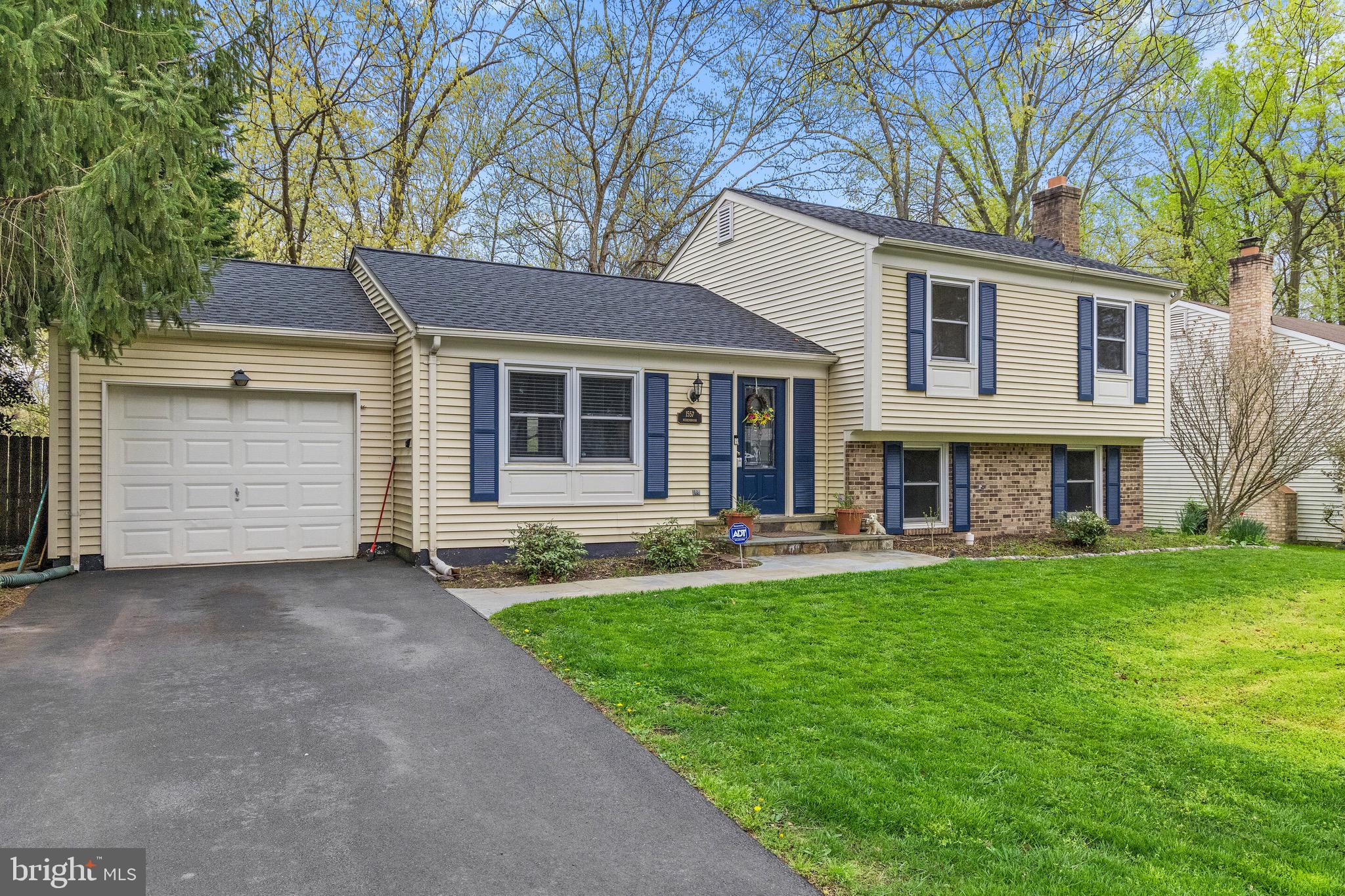 HIDDENBROOK - Residential