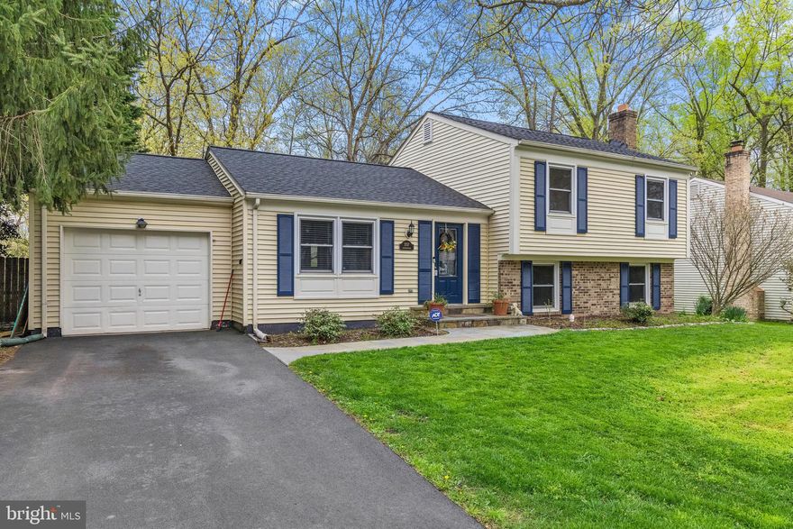 Welcome to your new home located in the highly desirable community of Hiddenbrook! This stunning, comforting, and split level single family home has a splendid master bedroom accompanied with a master bathroom along with a walk in closet and a smaller closet. On that same level, there are two inviting bedrooms! Across from the rooms, there is a full bathroom with conveniently built in cabinets. On the main floor we have a spacious living room, dining room with access to the beautiful deck, and a charming kitchen with plenty of cabinet space, stainless steel appliances, and hardwood floors. On the lower level you can find an incredible family room, an easily accessible laundry room, a built in bar, a full bathroom, and a beautifully added sunroom with perfectly placed skylights. This room also gives access to the backyard! Looking for a backyard perfect for barbecues, parties, and relaxation? Look no more! This ample backyard has space for gardening, grilling, a fire pit, and much more! In the front portion of the house, you will find a one car garage, a driveway, plentiful street parking, and much more! Roof was updated in 2019, Appliances 2018, HVAC 2017, and water heater 2017! Stop by!