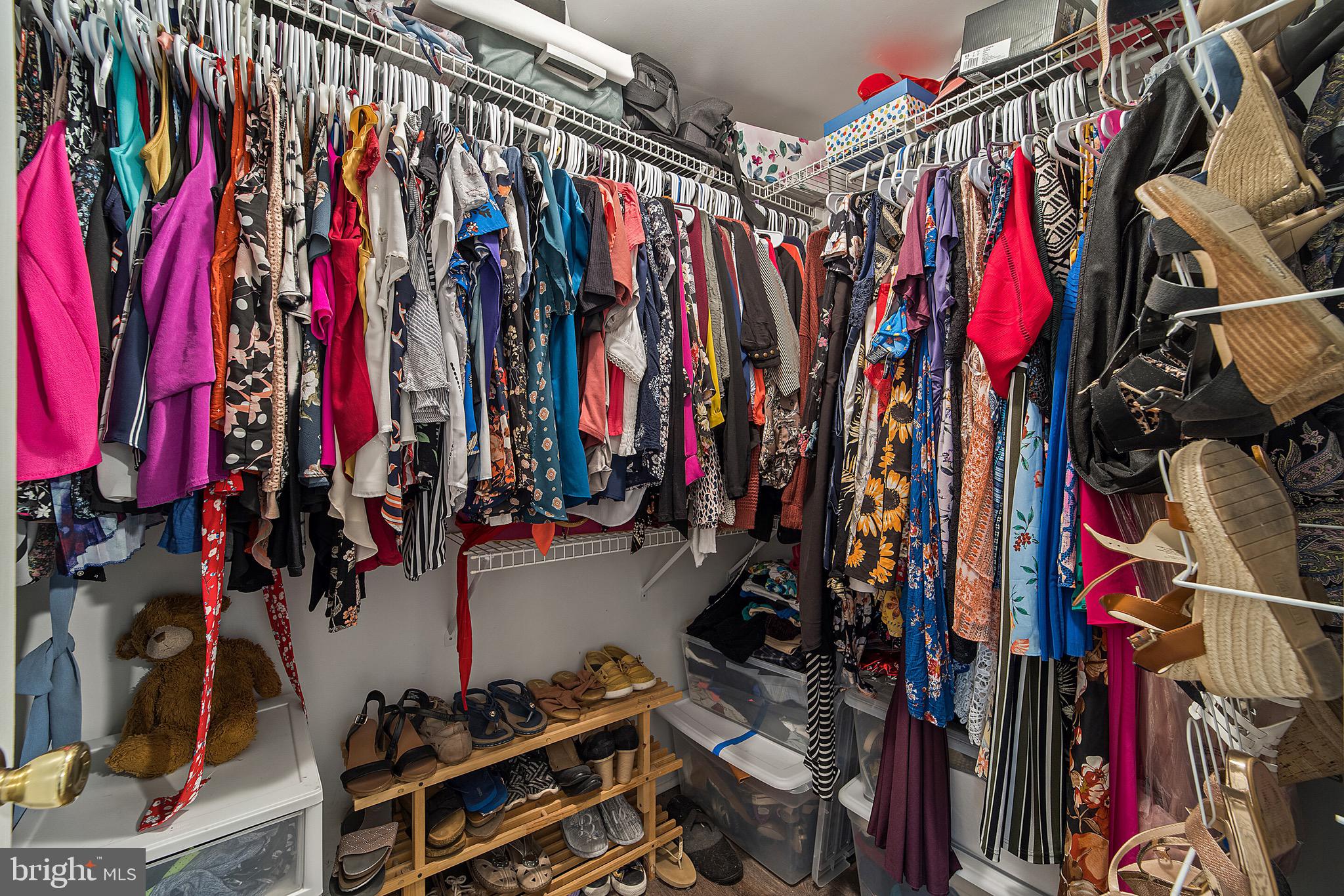 HIDDENBROOK - Residential