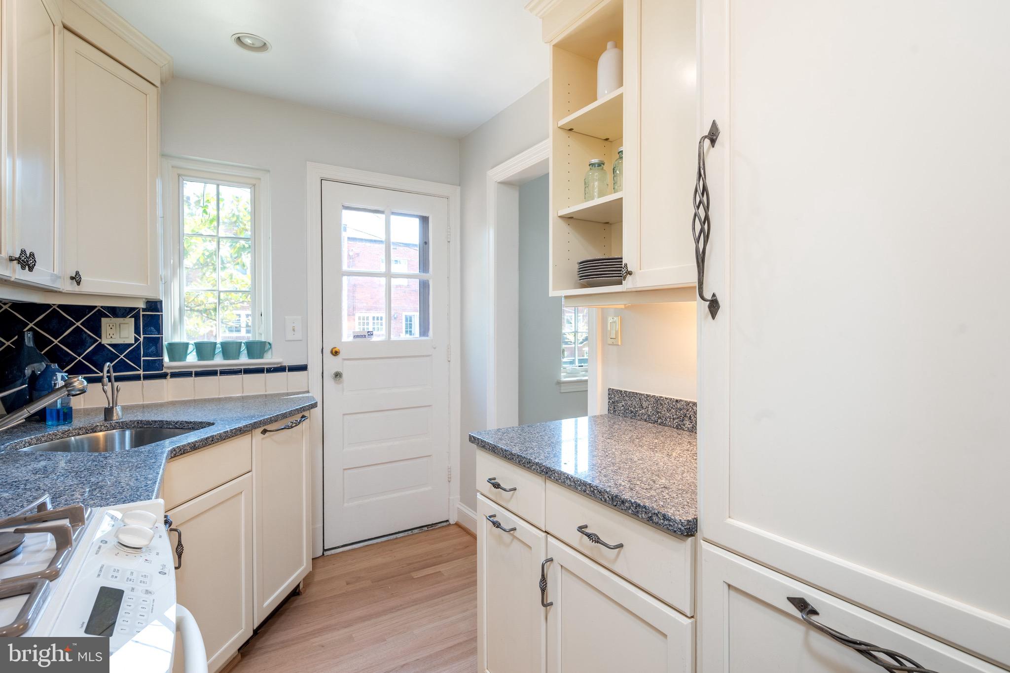 MT VERNON CONST CO - Residential