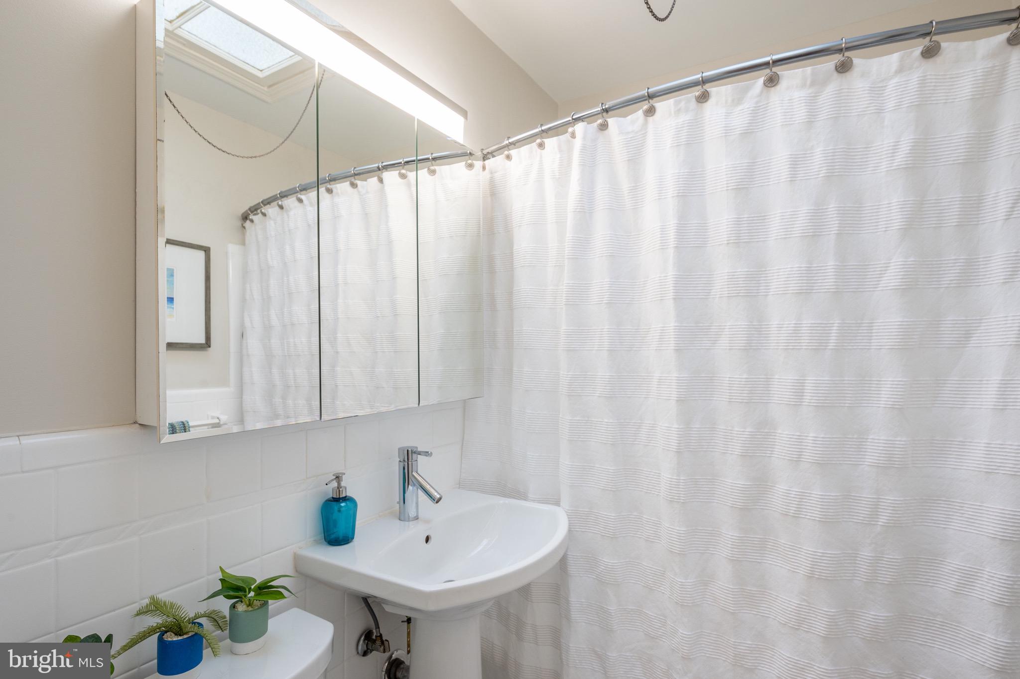 MT VERNON CONST CO - Residential