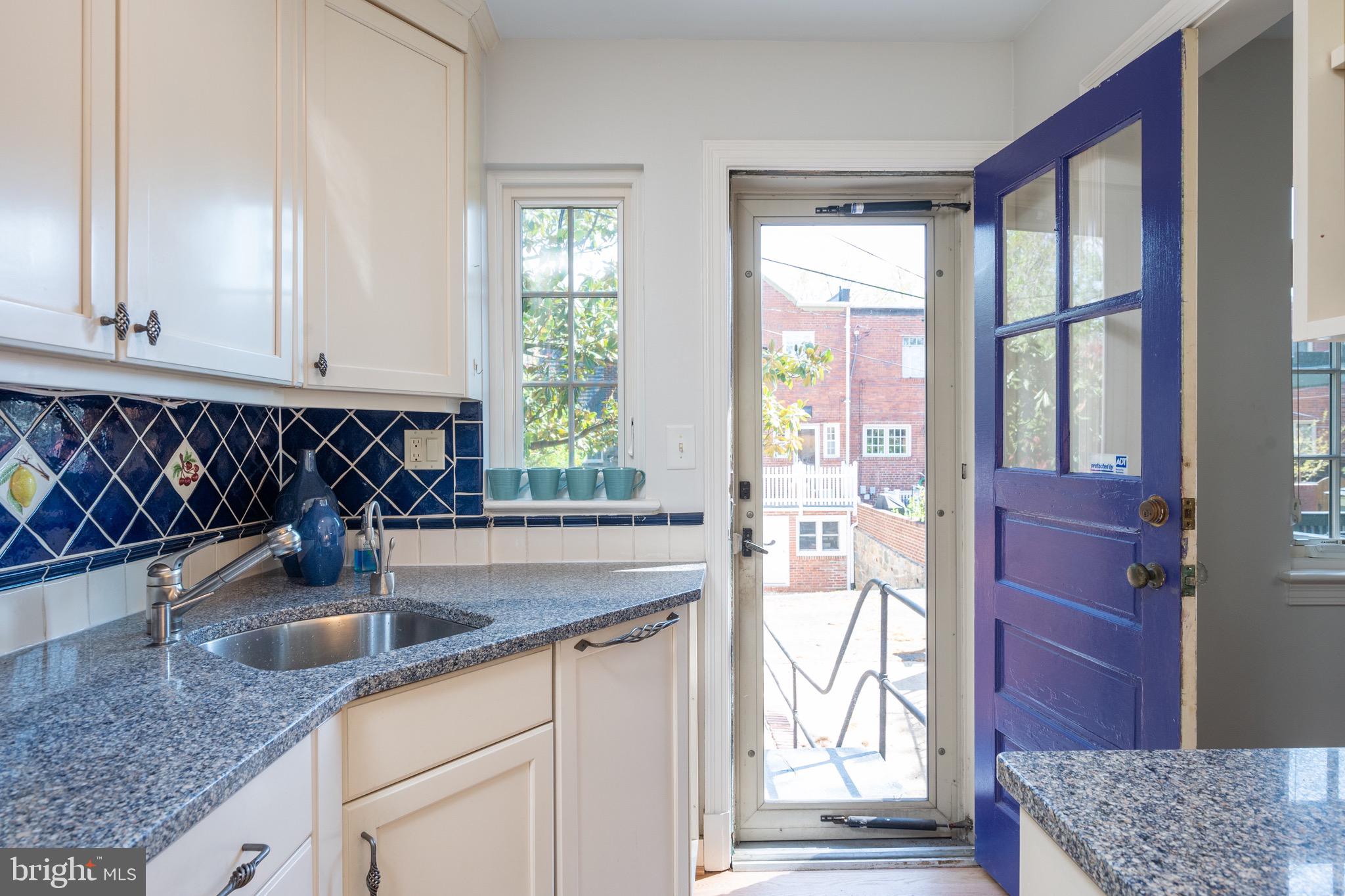 MT VERNON CONST CO - Residential