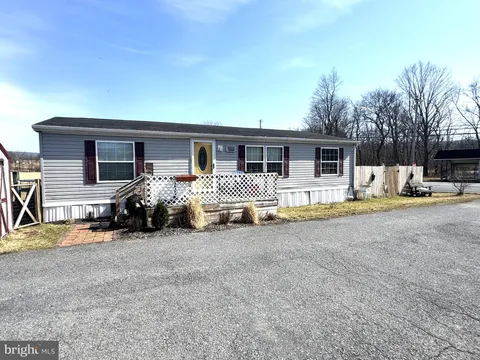 35 Shawna Drive, Milroy, PA MLS: PAMF2051868