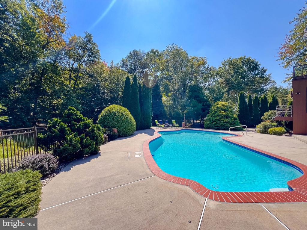 BEECHWOOD - Residential