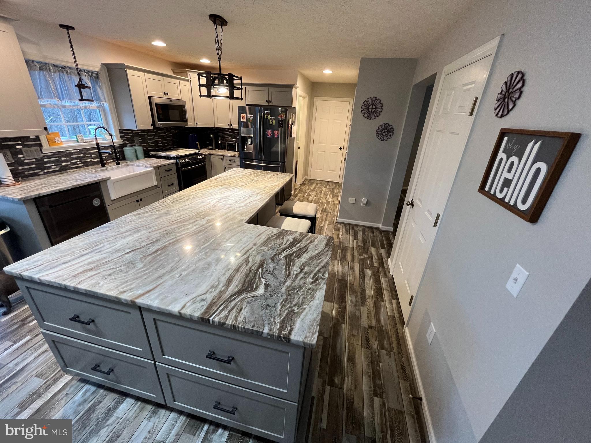 COLONIAL HEIGHTS - Residential