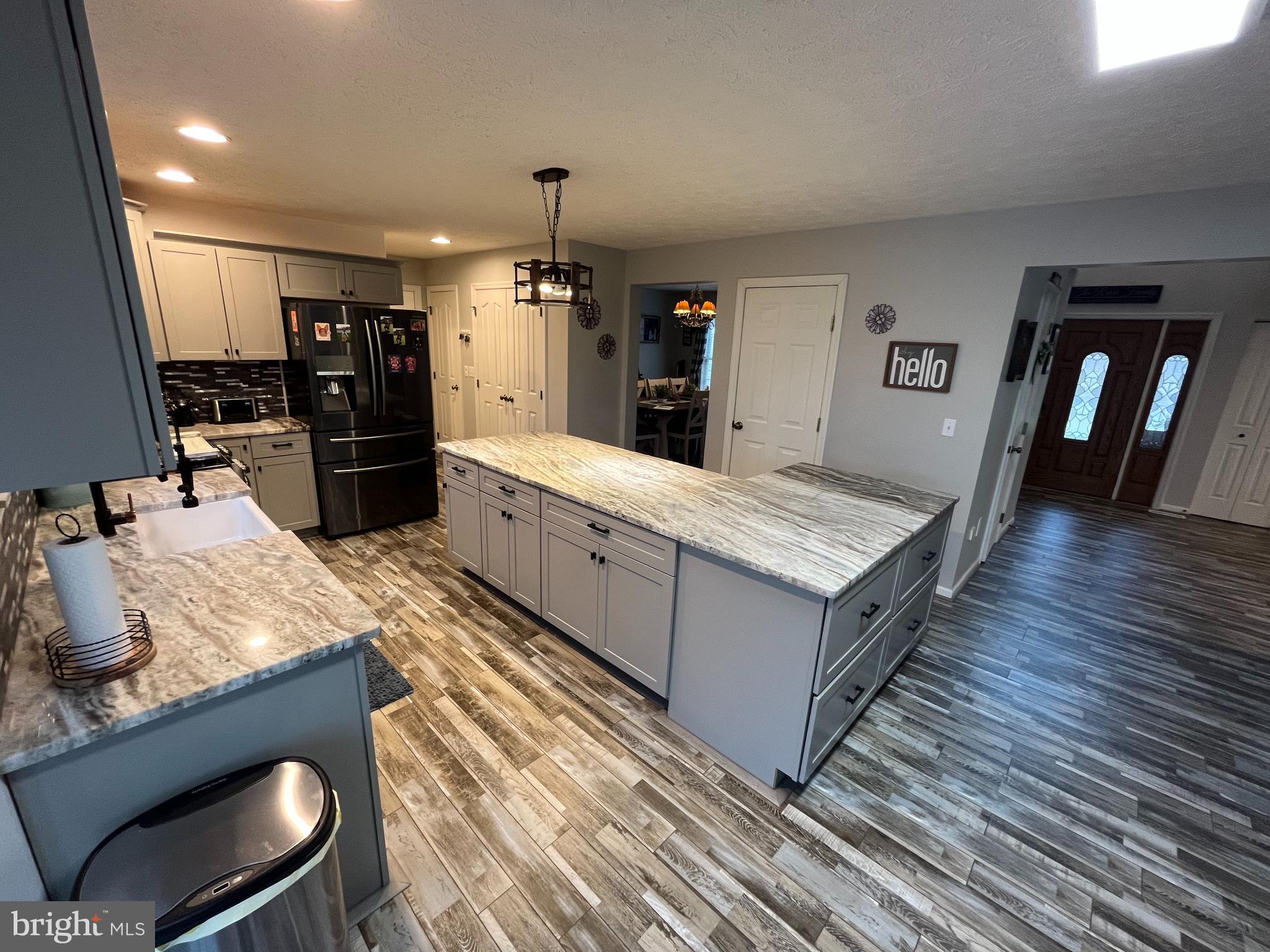 COLONIAL HEIGHTS - Residential