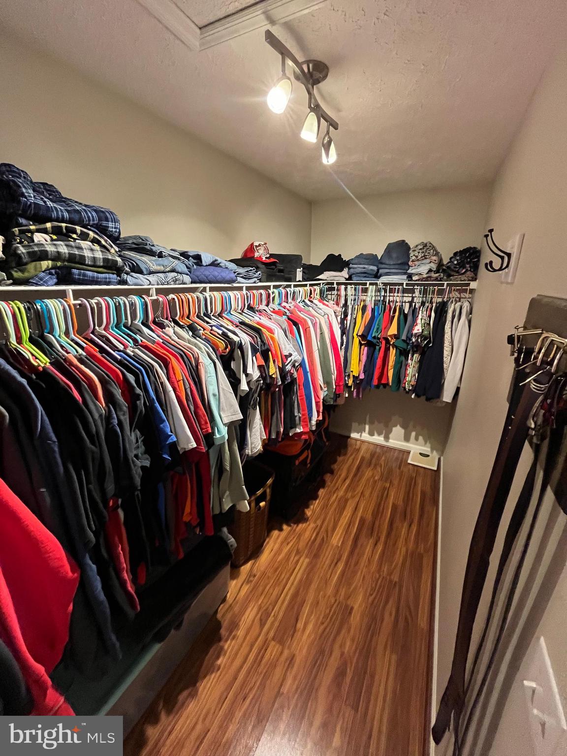 COLONIAL HEIGHTS - Residential