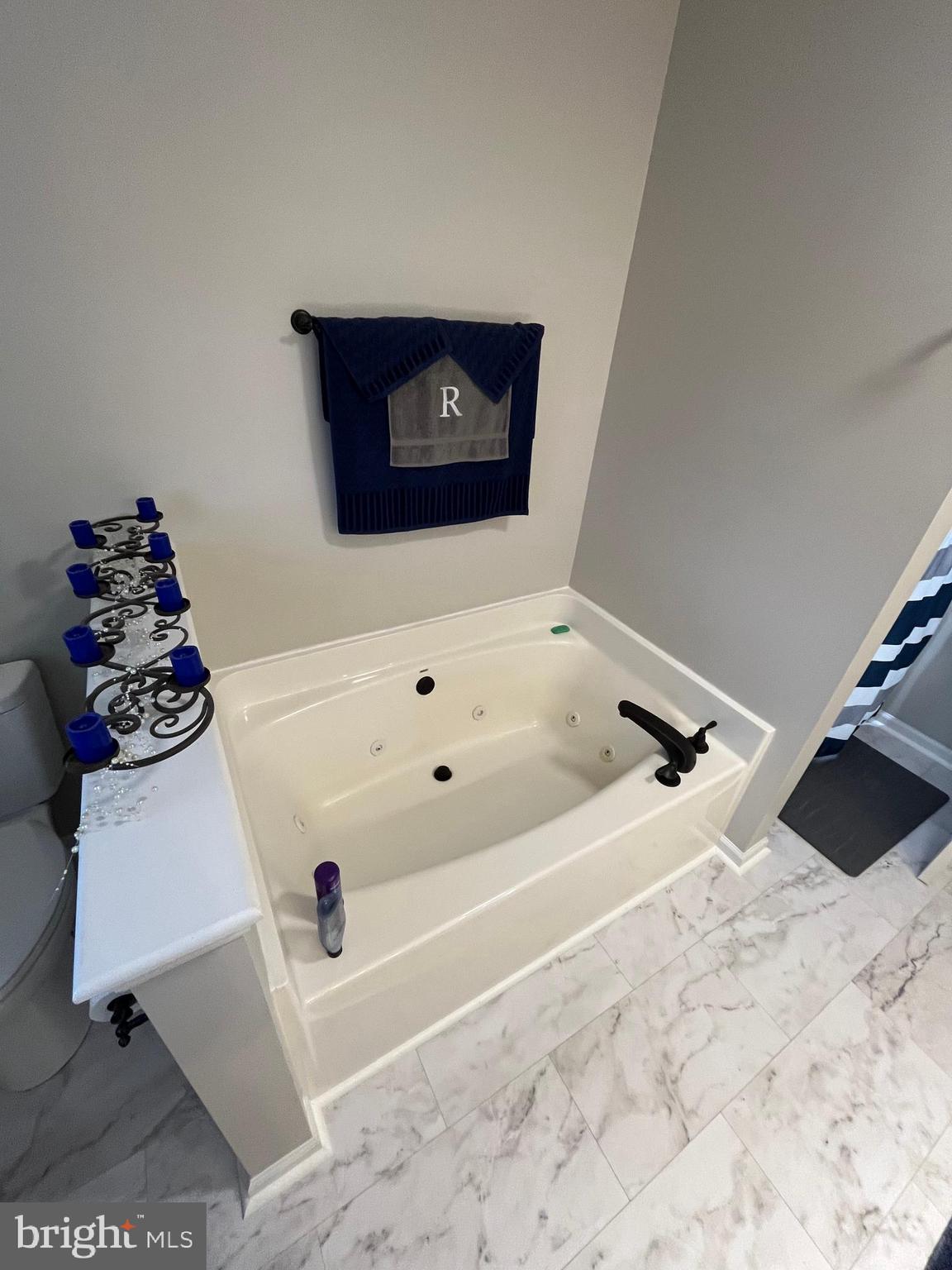 COLONIAL HEIGHTS - Residential