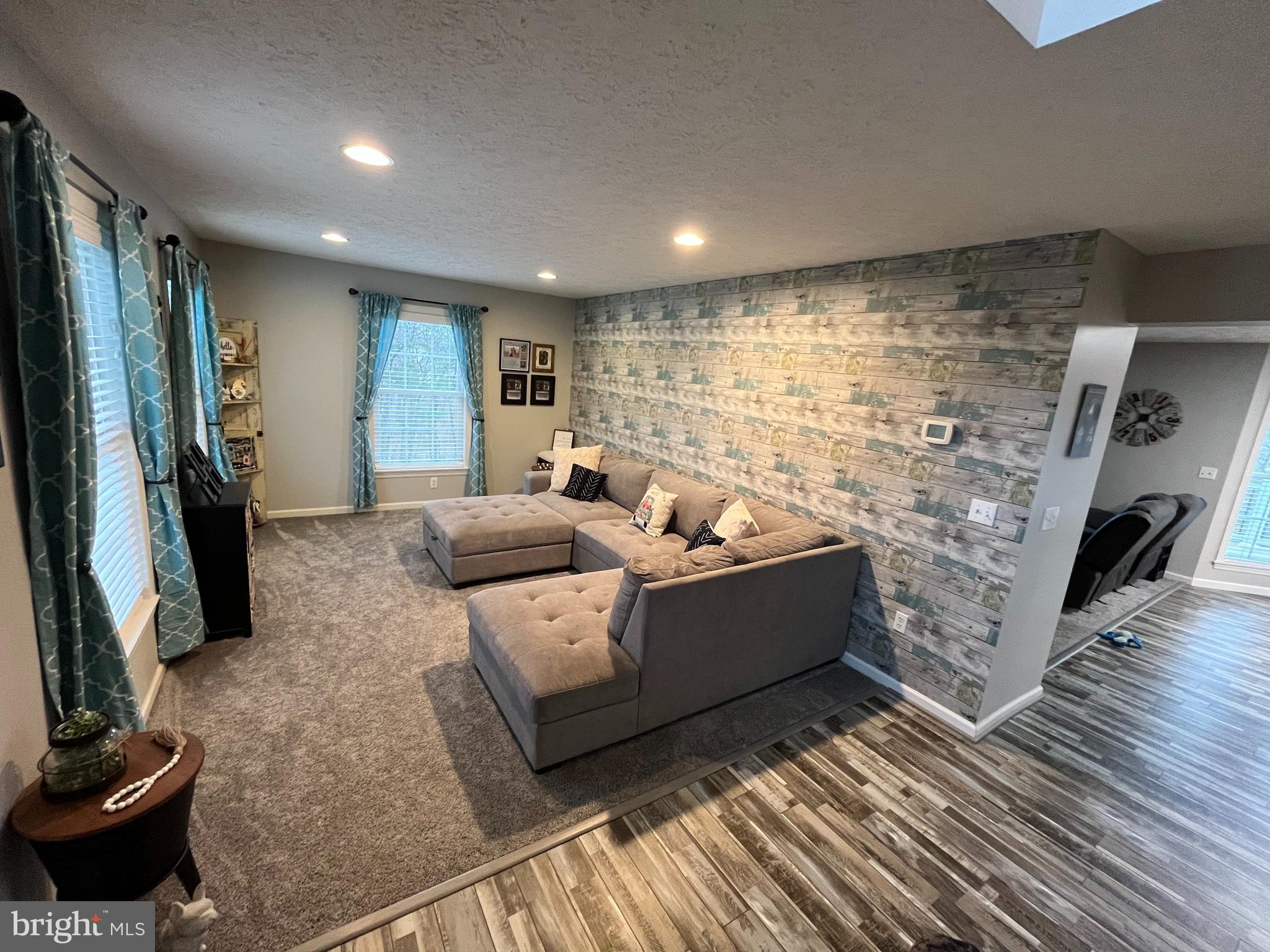 COLONIAL HEIGHTS - Residential