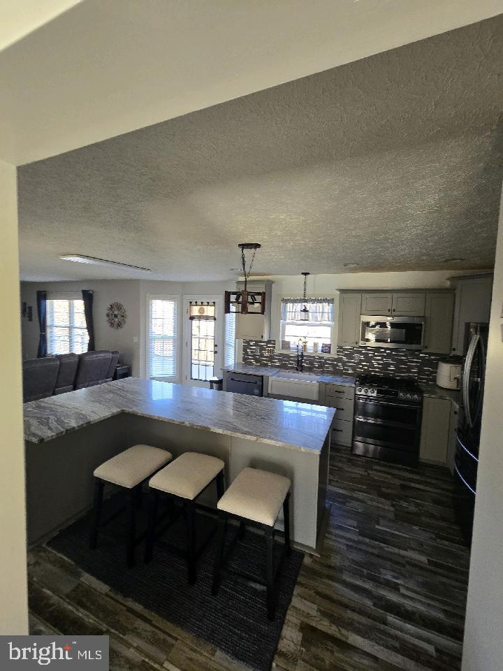 COLONIAL HEIGHTS - Residential