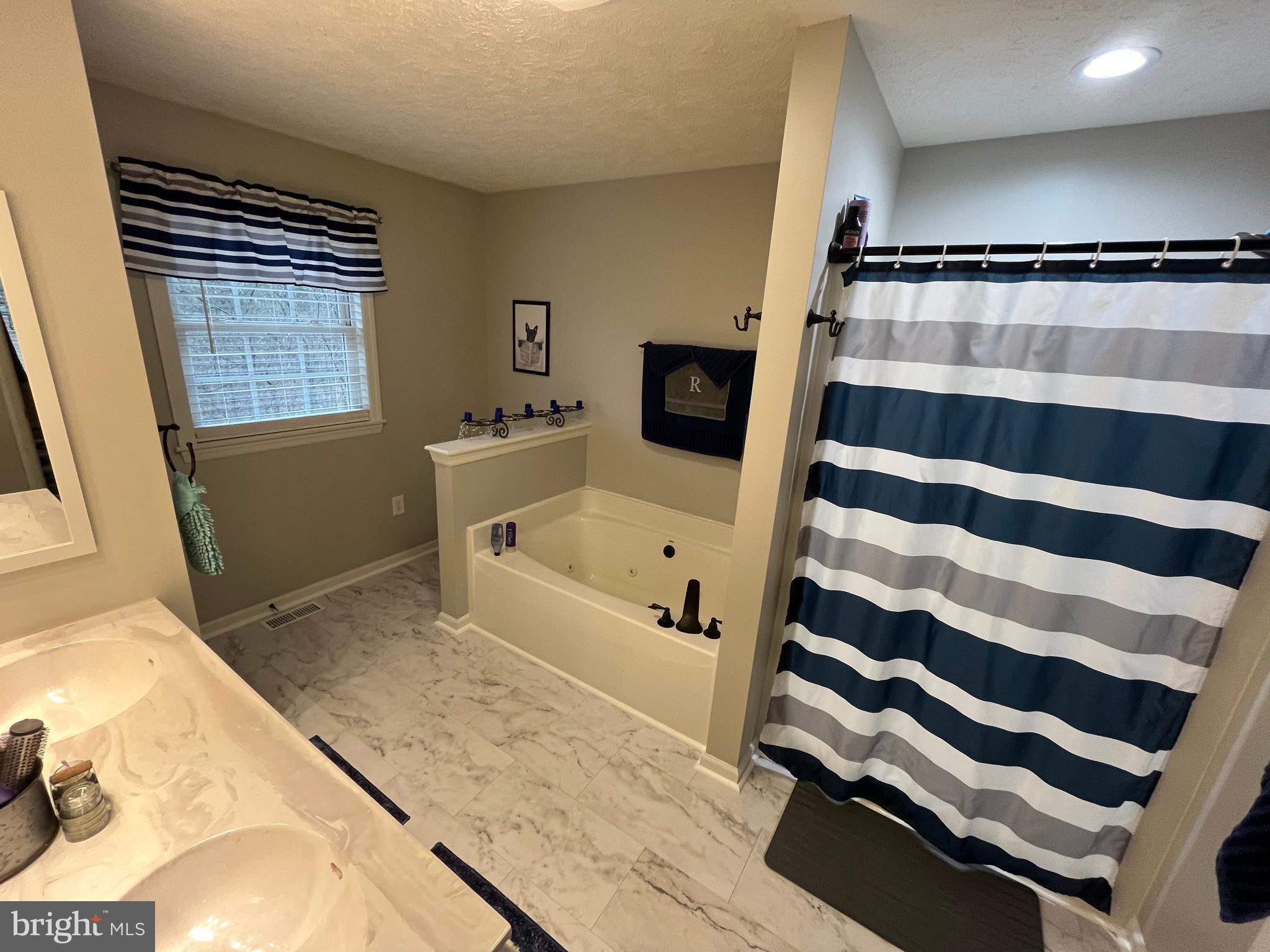 COLONIAL HEIGHTS - Residential