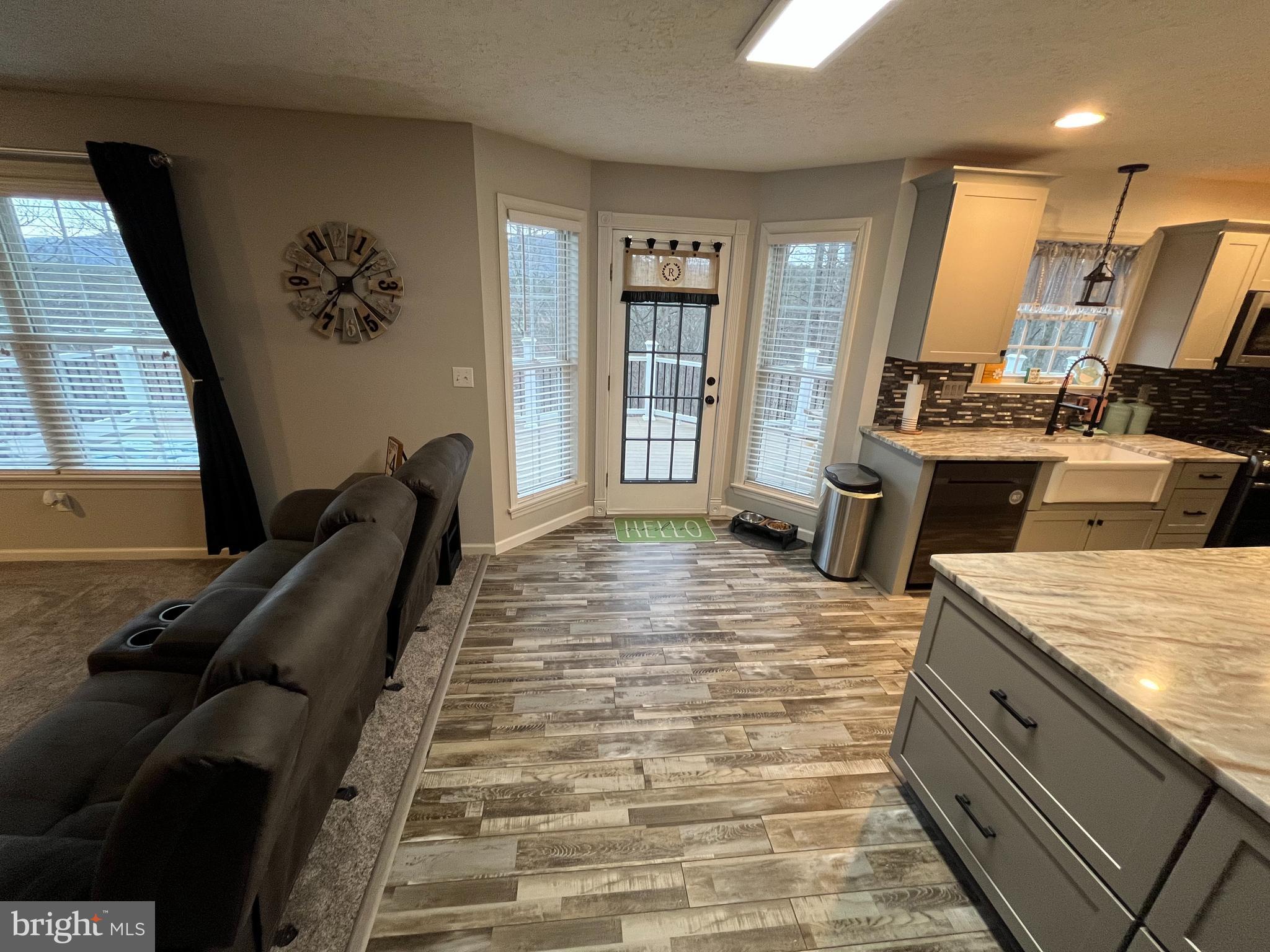 COLONIAL HEIGHTS - Residential