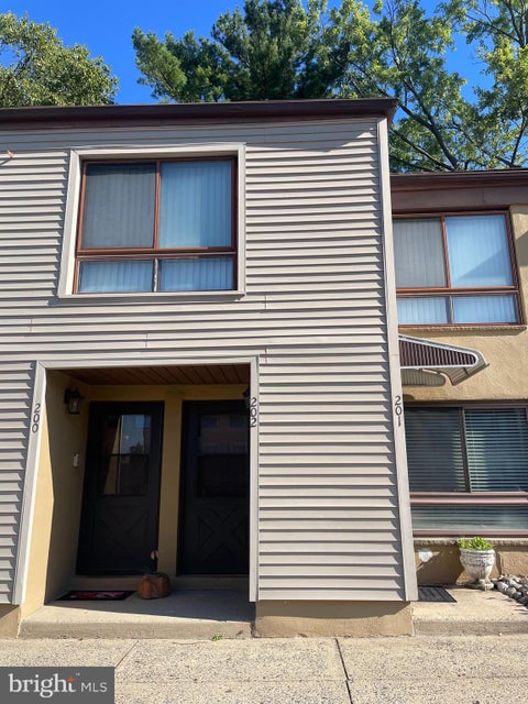 Condo For Sale - 202 Hunter Court<br/> MARLTON, NJ 08053
