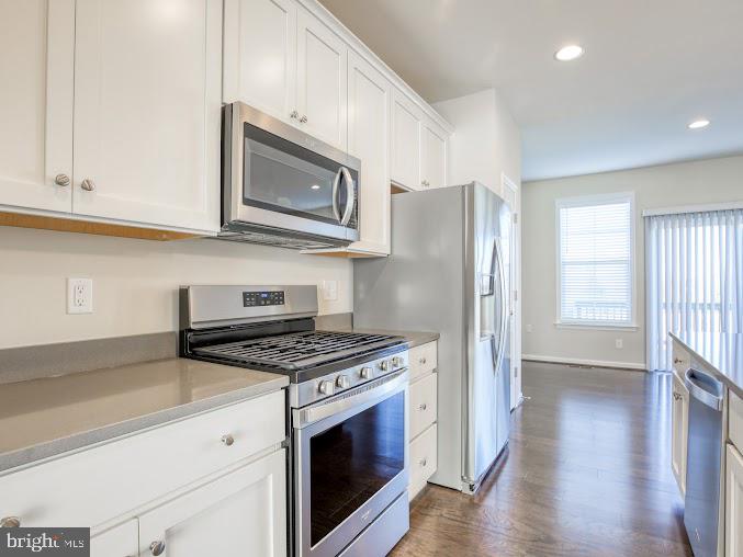 FREEDOM MANOR - Residential Lease