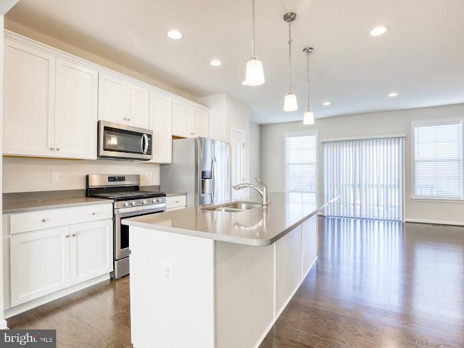 FREEDOM MANOR - Residential Lease