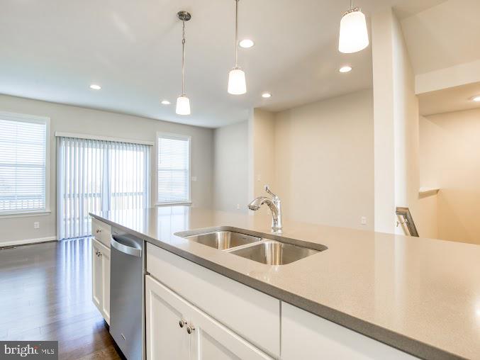 FREEDOM MANOR - Residential Lease