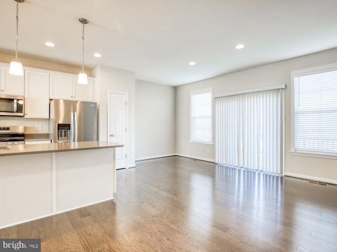 FREEDOM MANOR - Residential Lease