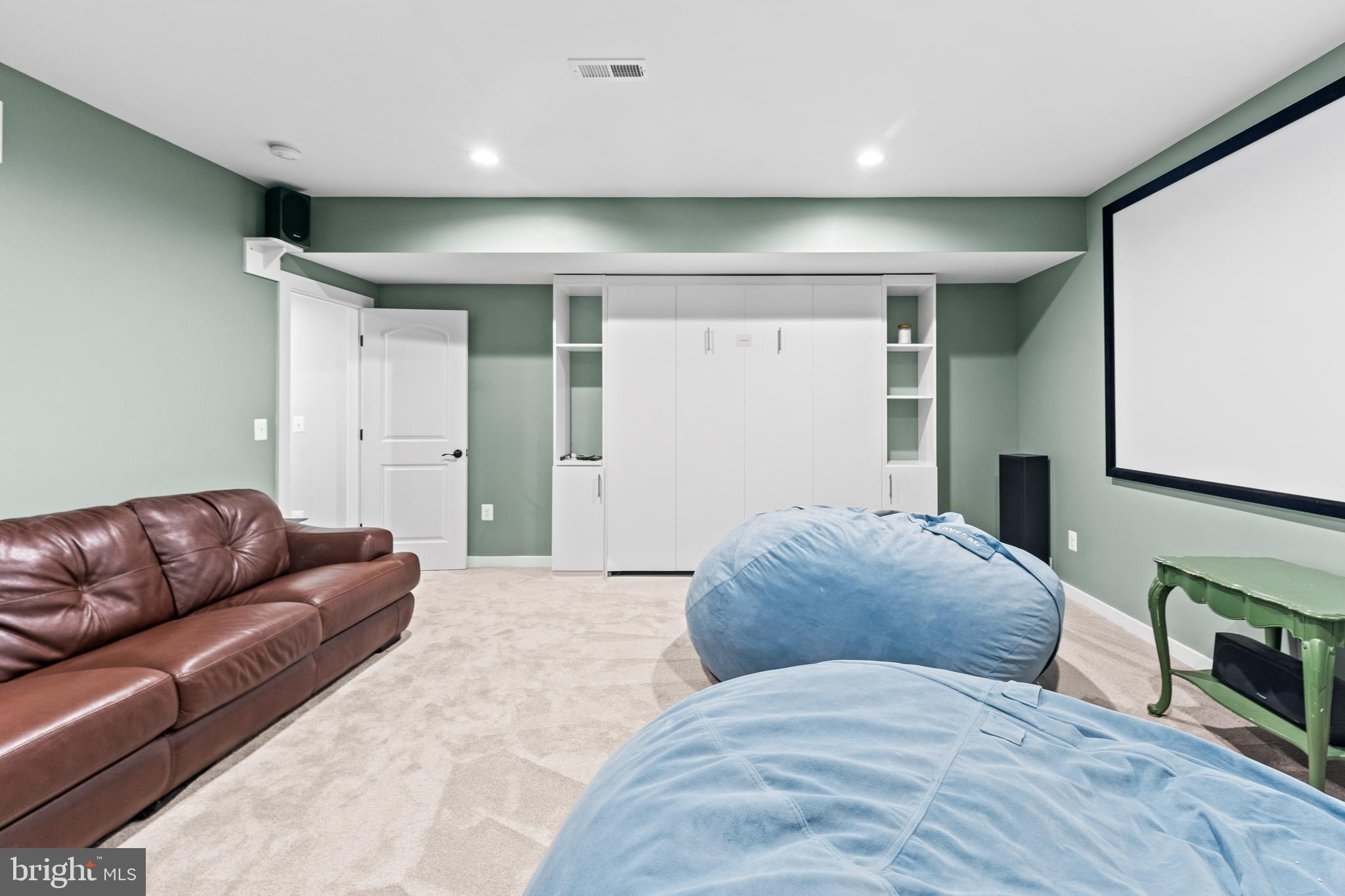 FRESHWATER ESTATES - Residential