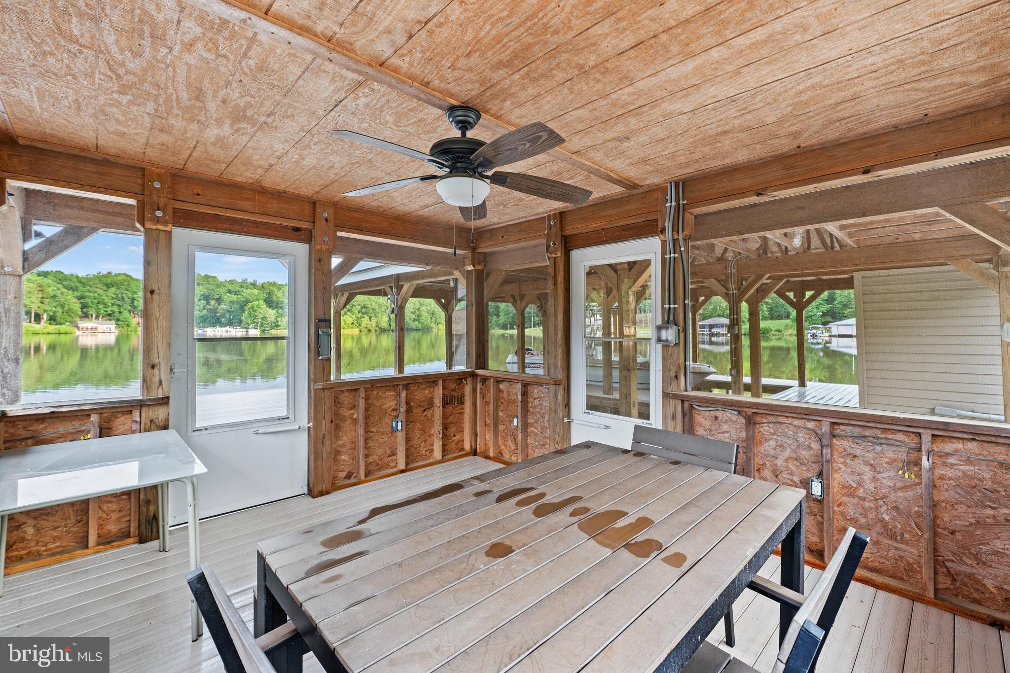 FRESHWATER ESTATES - Residential