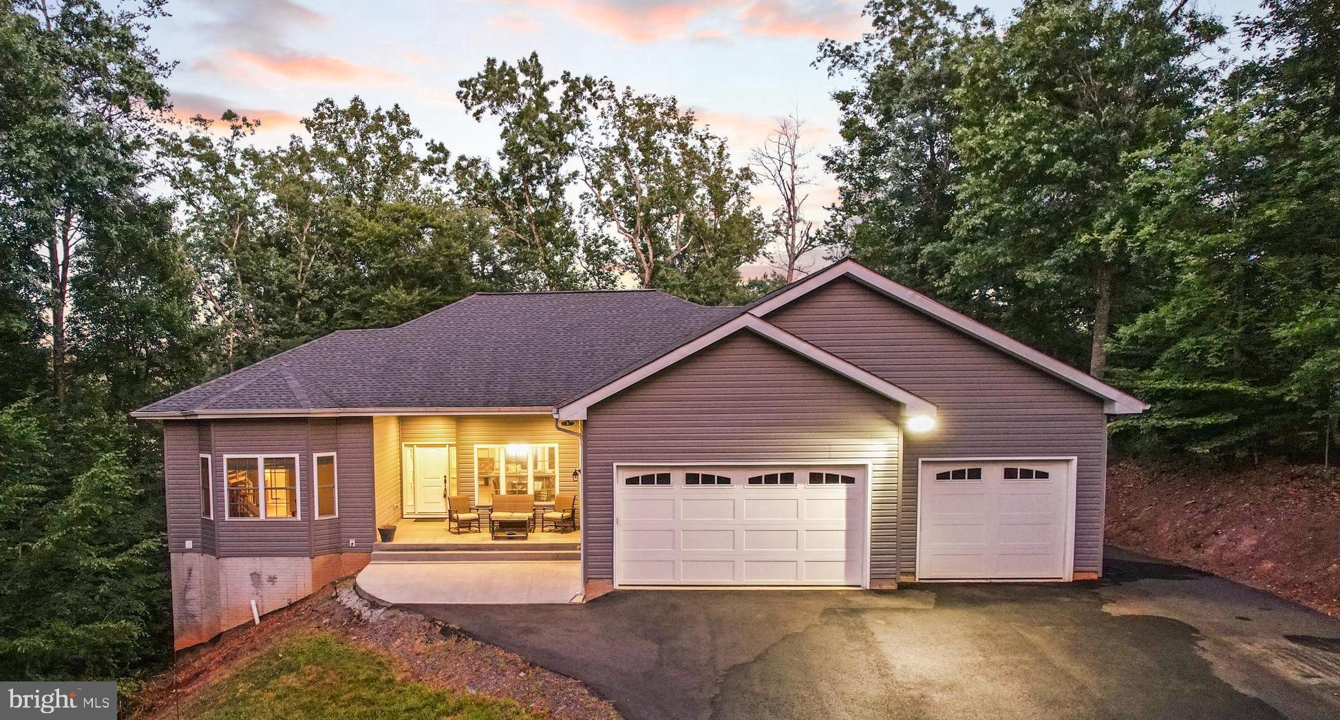 FRESHWATER ESTATES - Residential