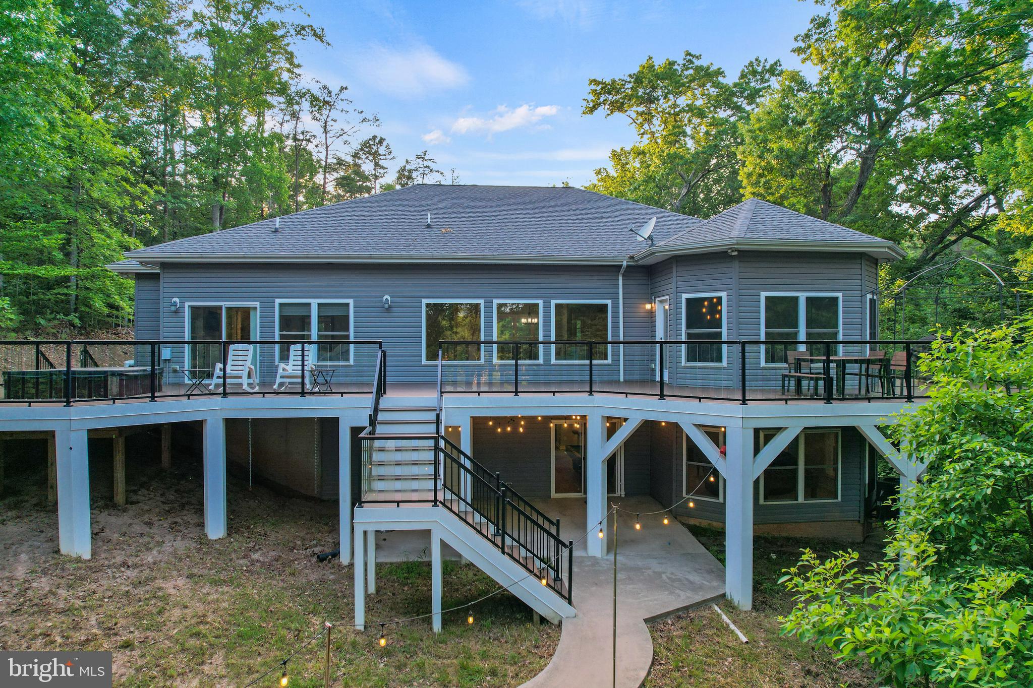 FRESHWATER ESTATES - Residential