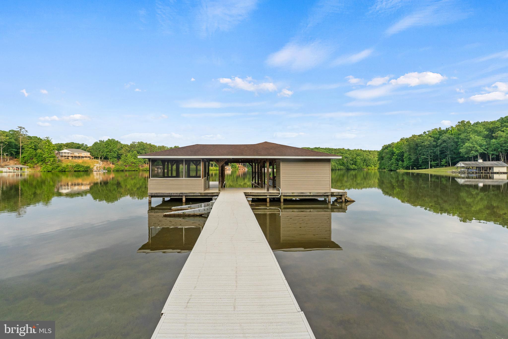 FRESHWATER ESTATES - Residential