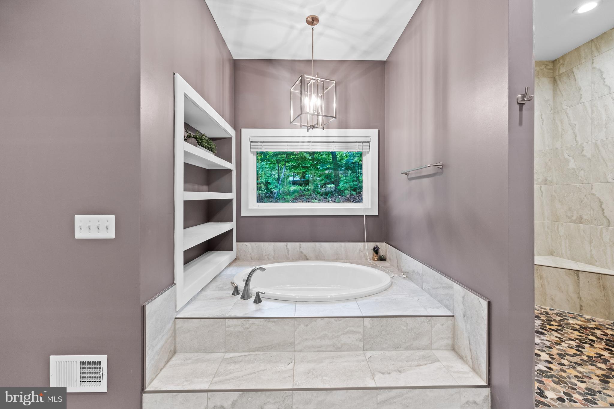 FRESHWATER ESTATES - Residential