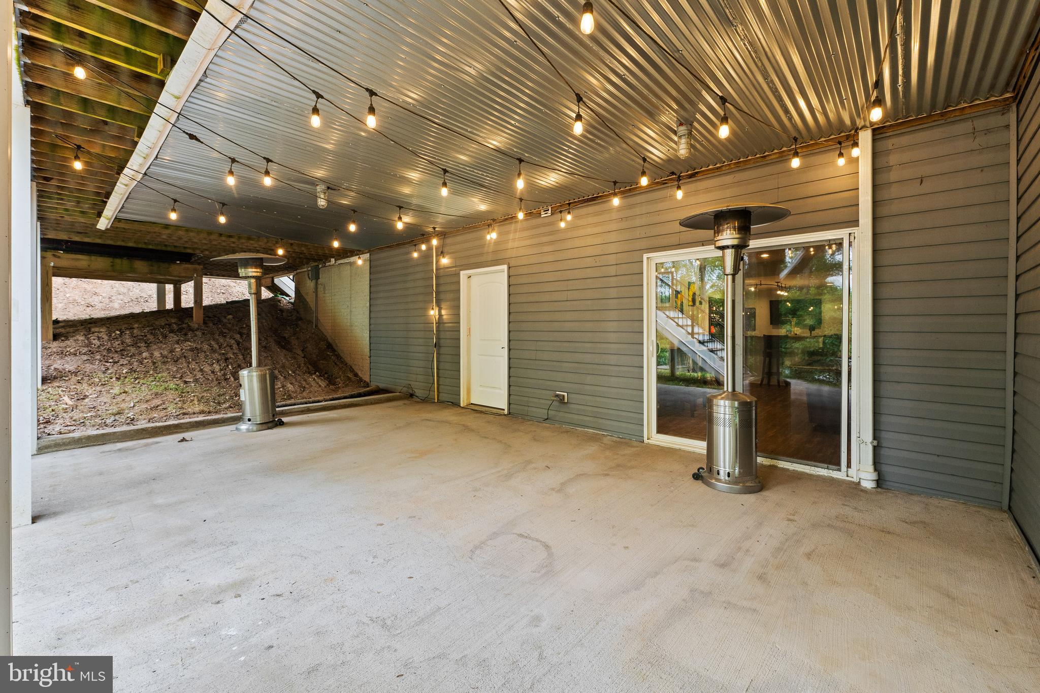 FRESHWATER ESTATES - Residential