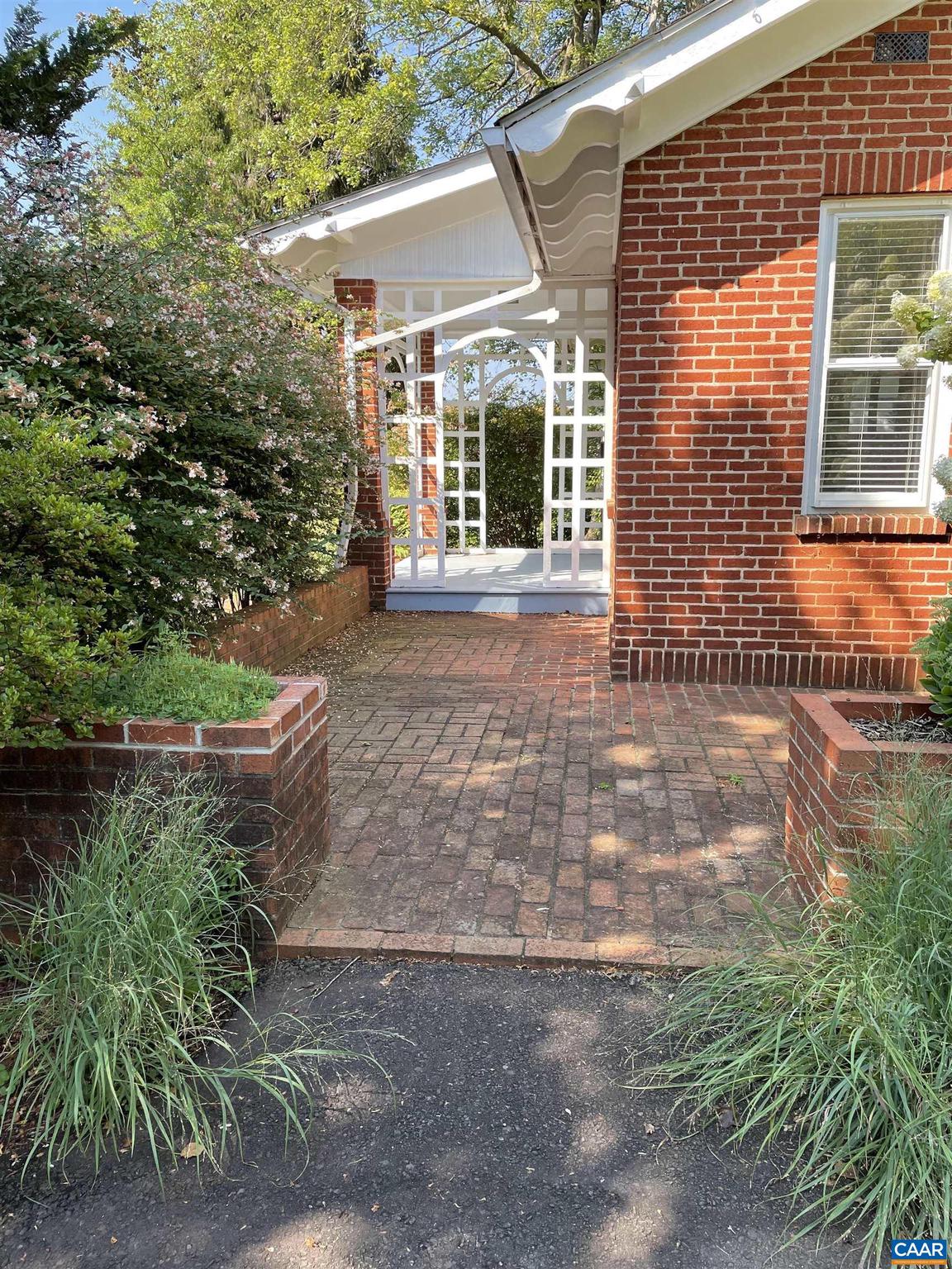 UNKNOWN - Residential Lease