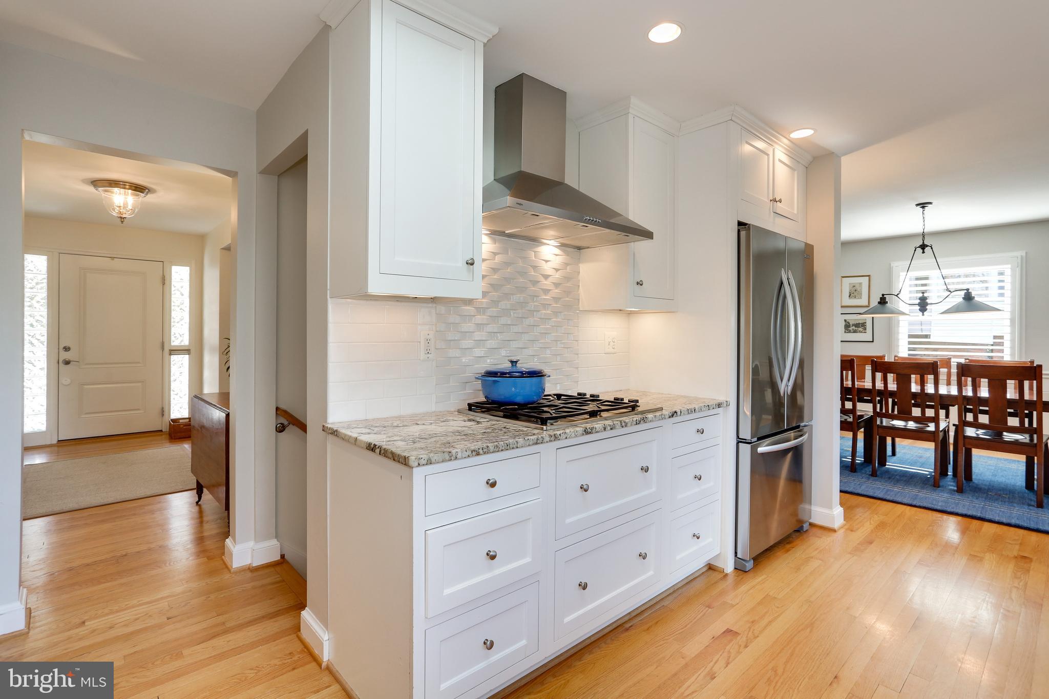 COUNTRY CLUB HILLS - Residential