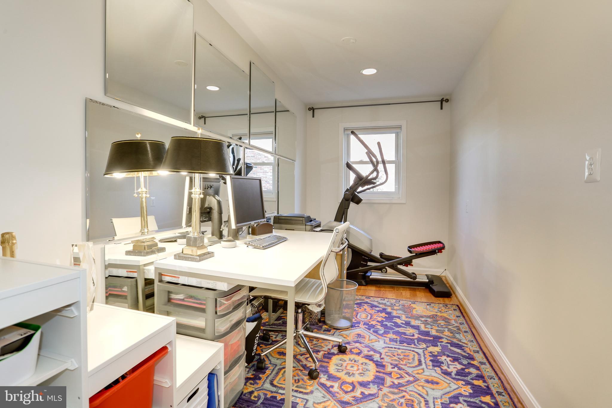 COUNTRY CLUB HILLS - Residential