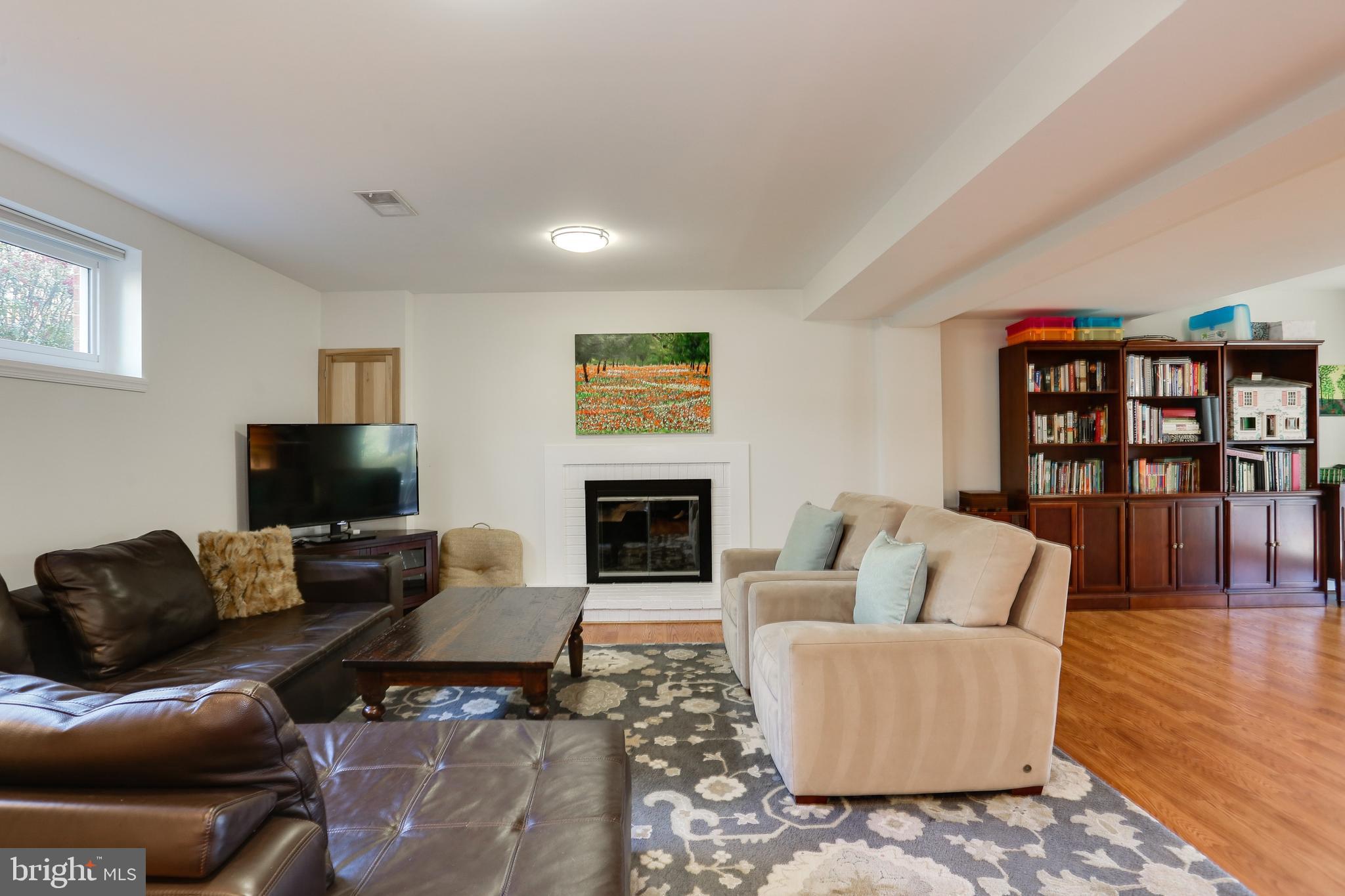 COUNTRY CLUB HILLS - Residential