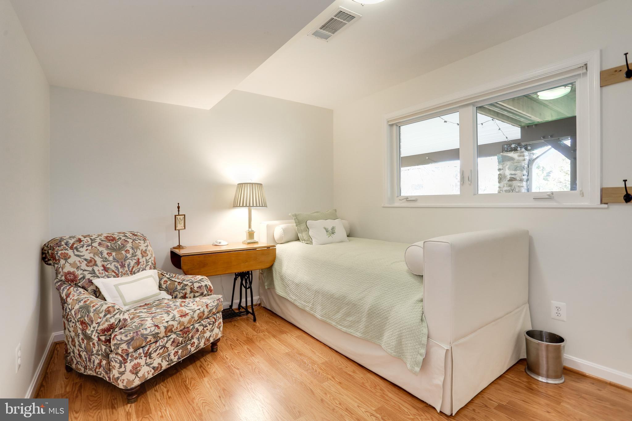 COUNTRY CLUB HILLS - Residential