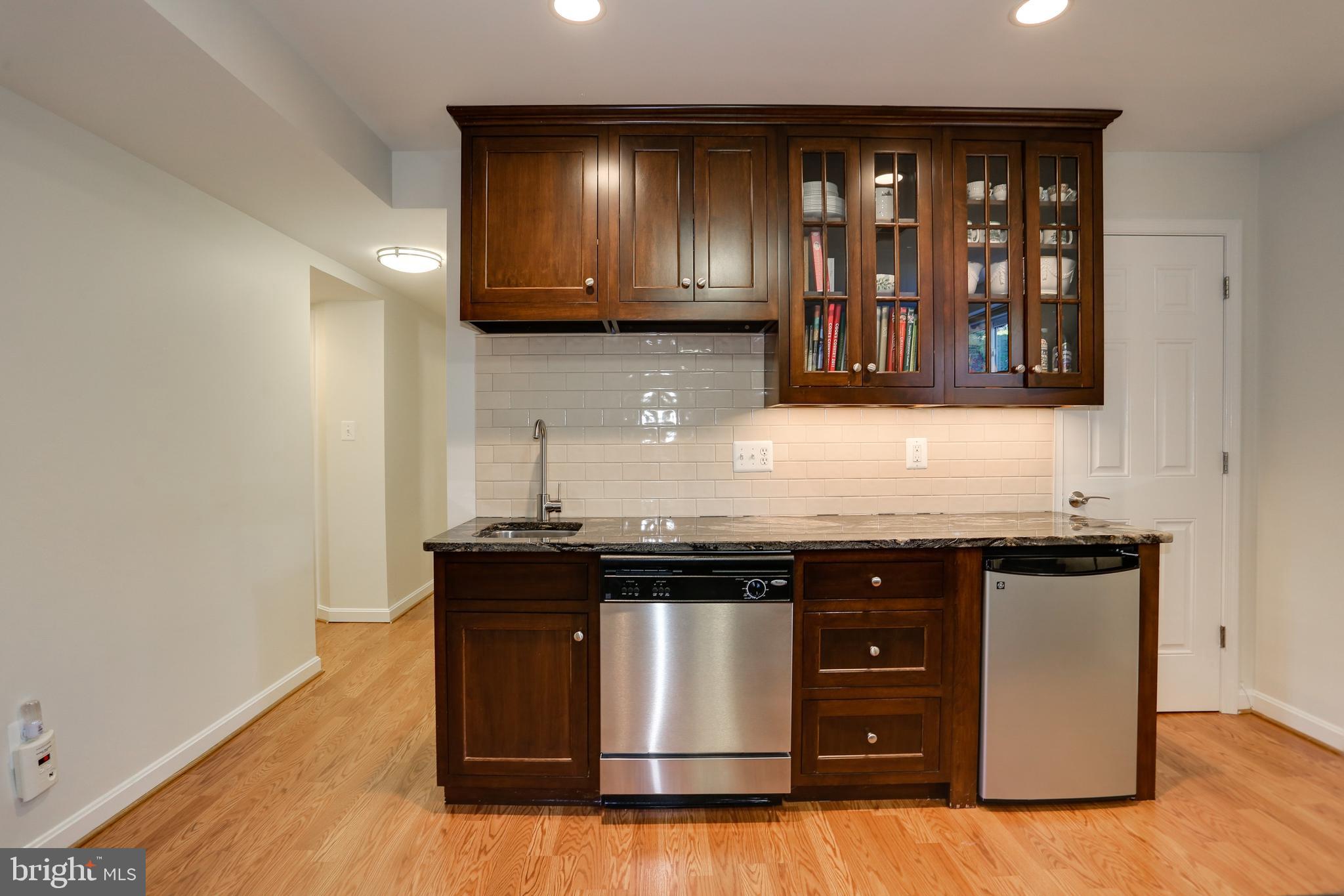 COUNTRY CLUB HILLS - Residential