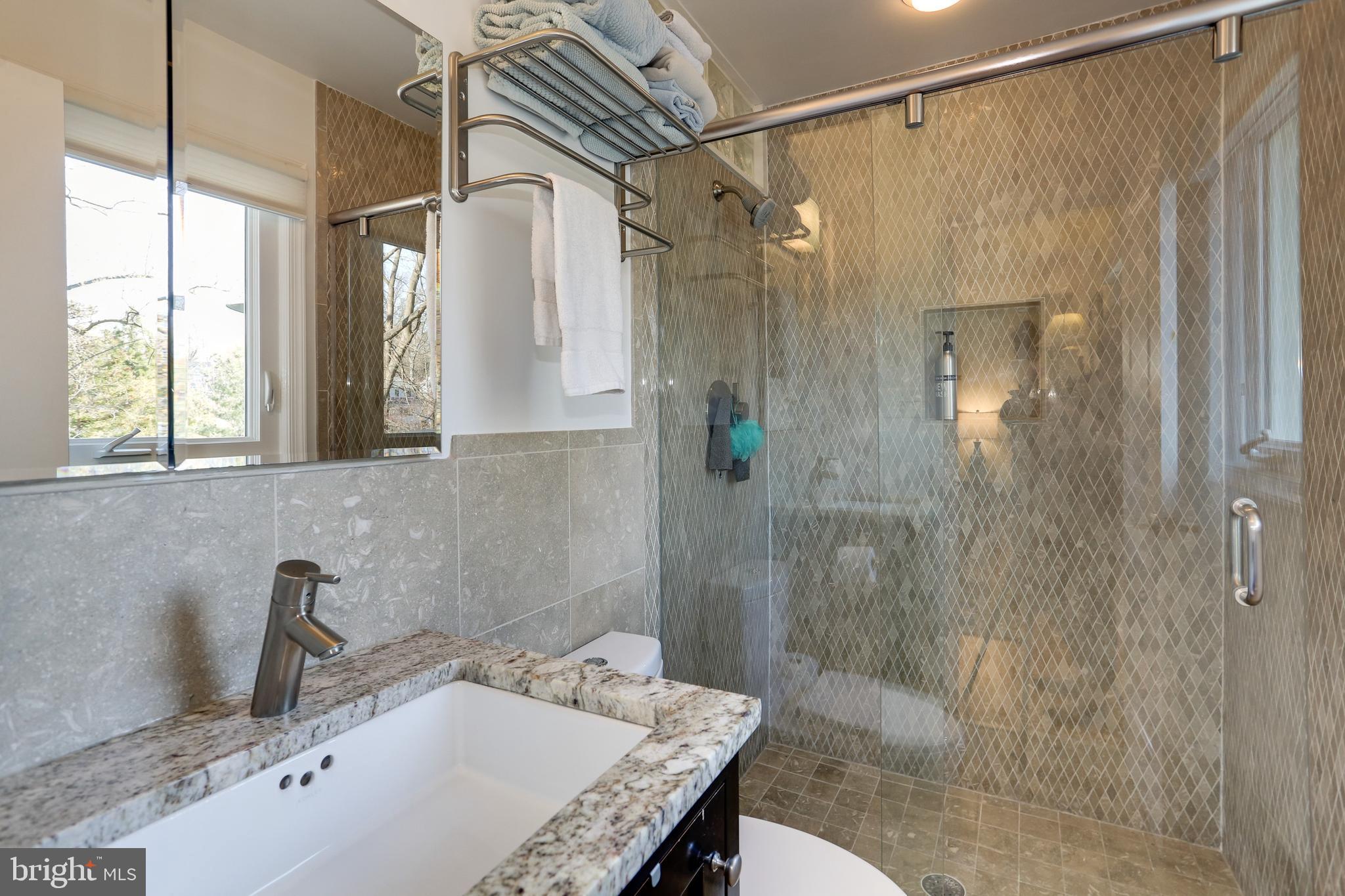 COUNTRY CLUB HILLS - Residential