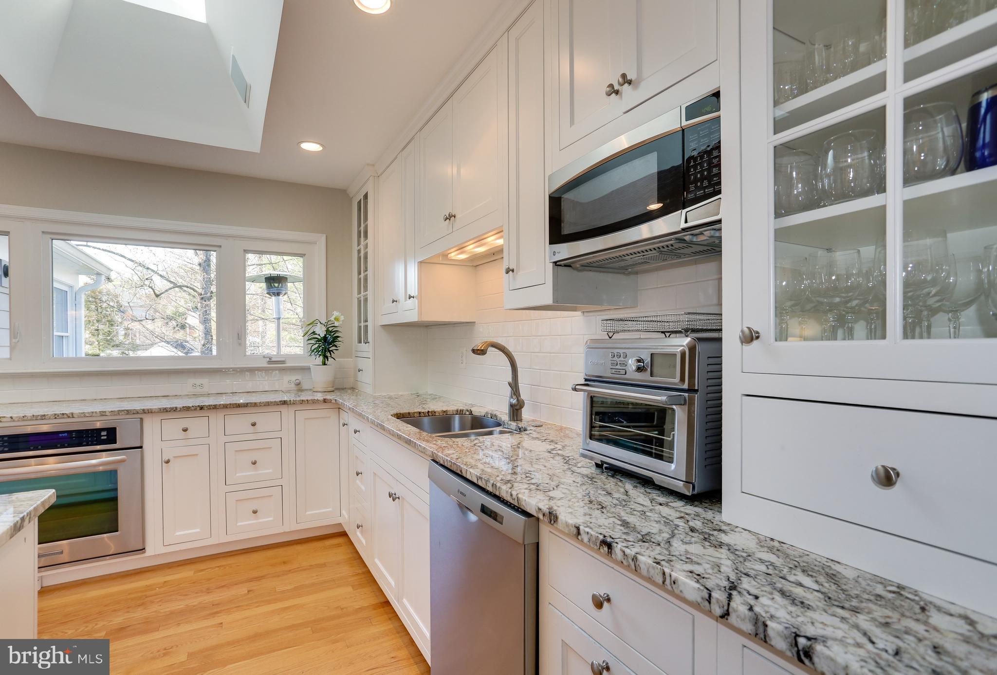 COUNTRY CLUB HILLS - Residential