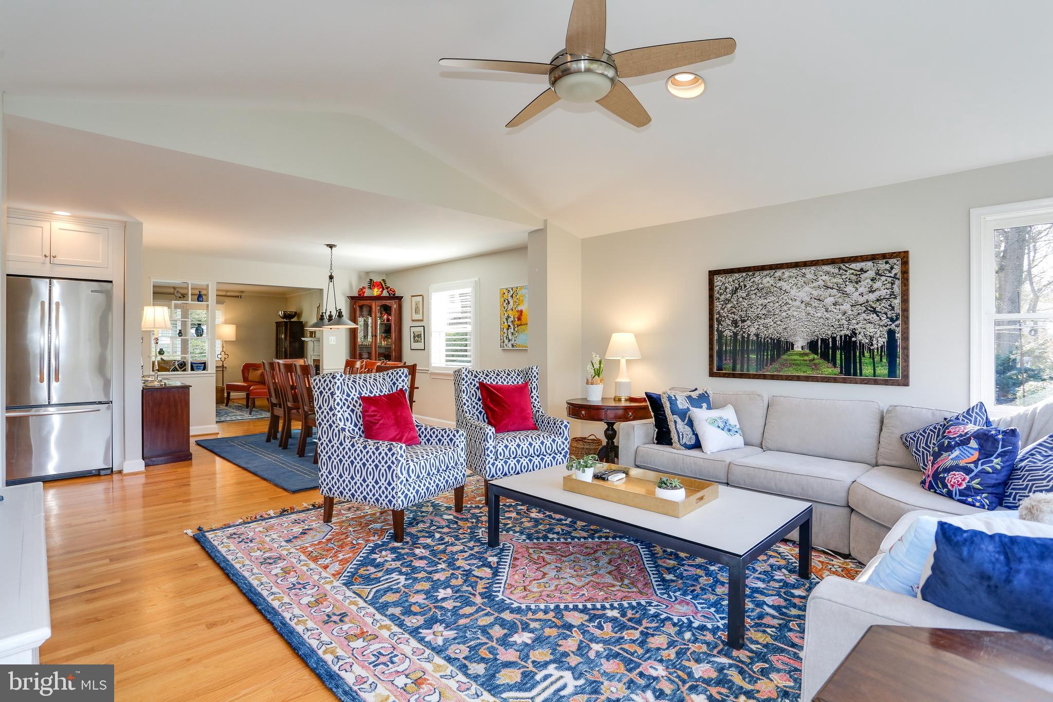 COUNTRY CLUB HILLS - Residential