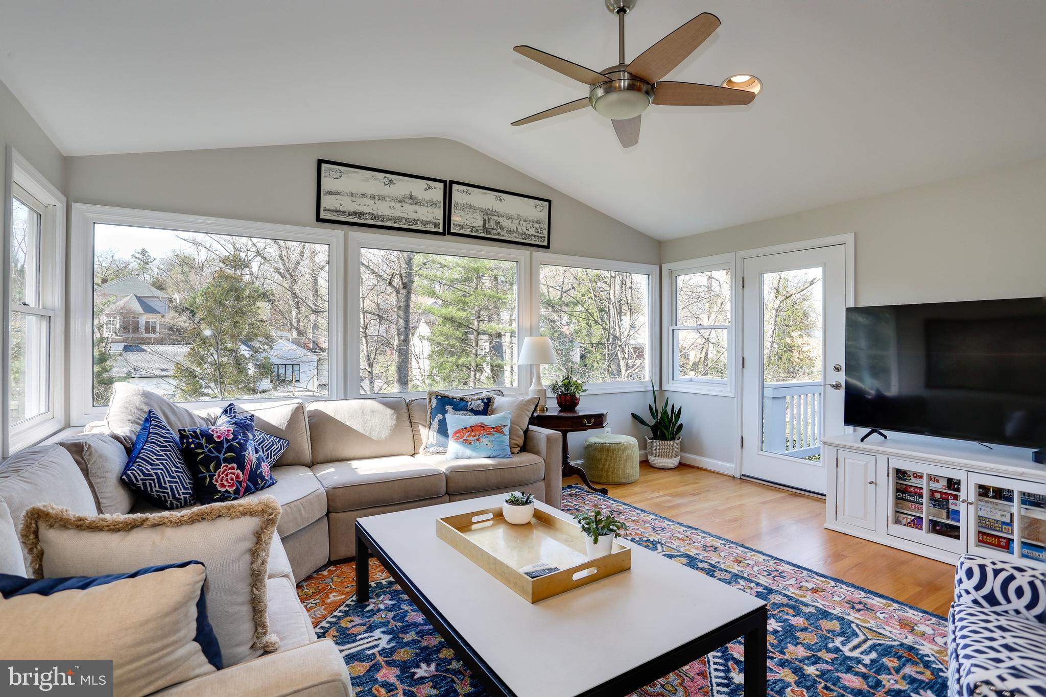 COUNTRY CLUB HILLS - Residential