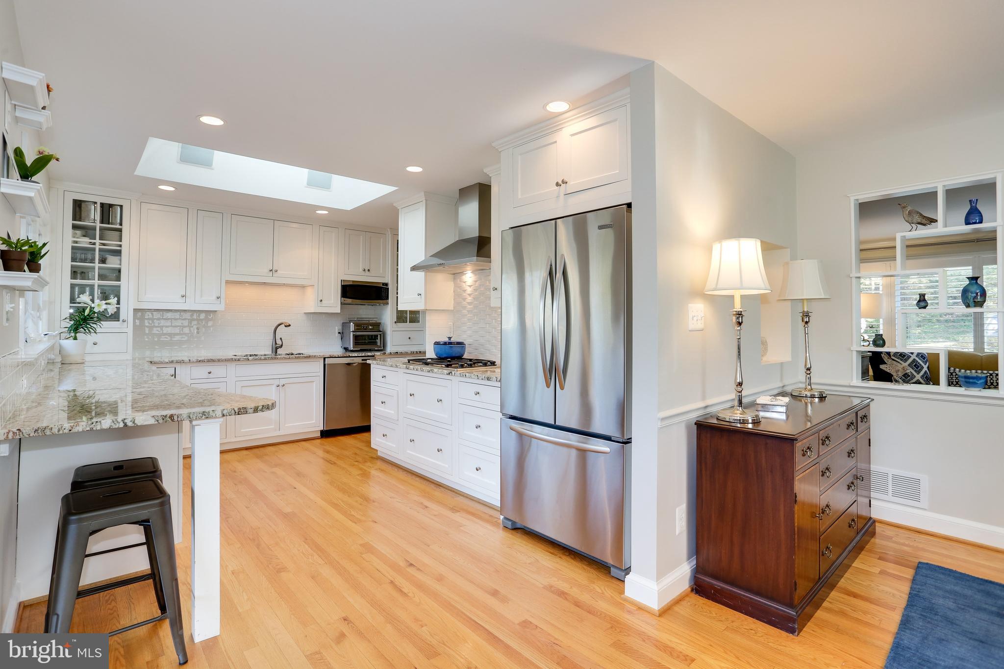 COUNTRY CLUB HILLS - Residential