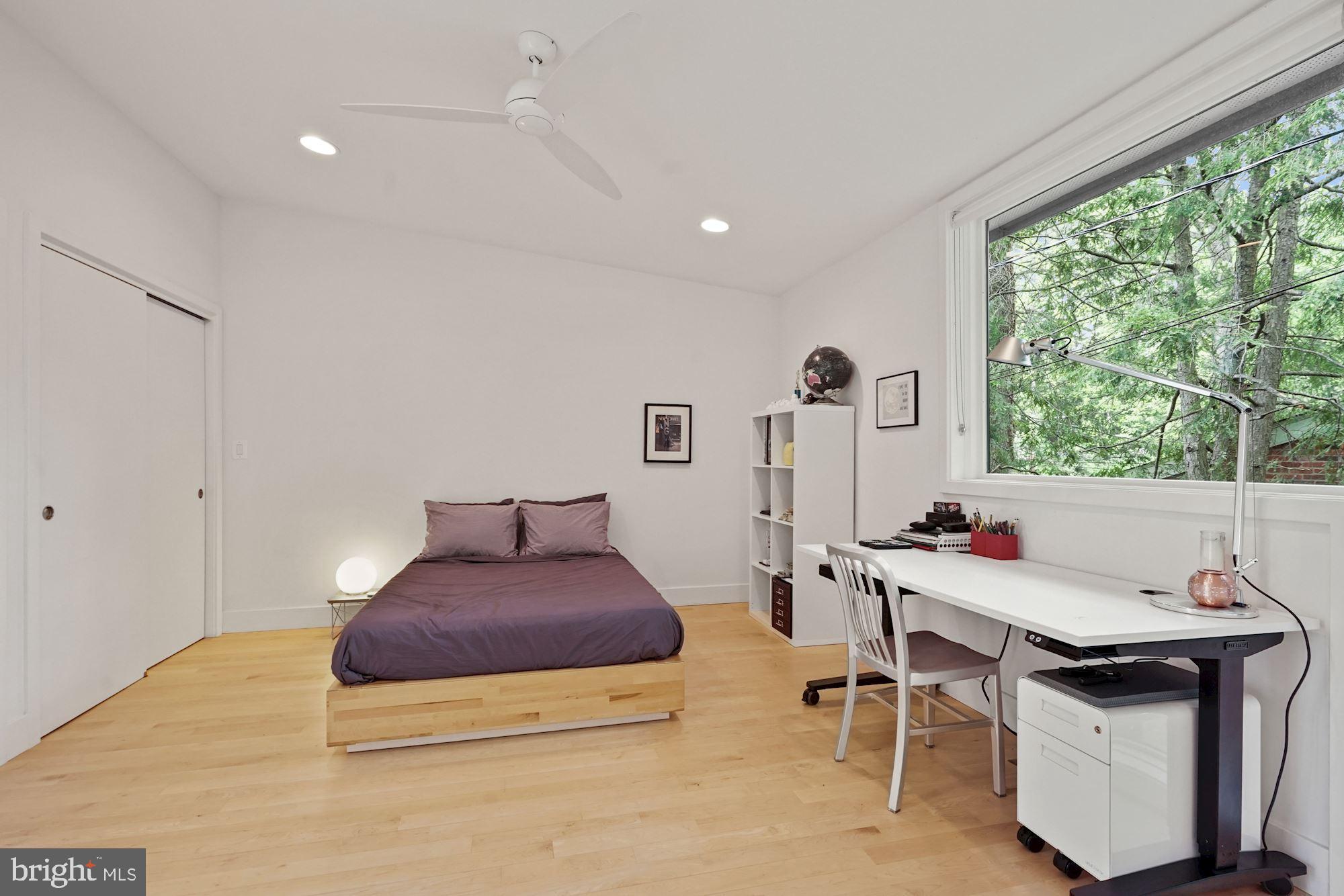 WILLIAMSBURG VILLAGE - Residential