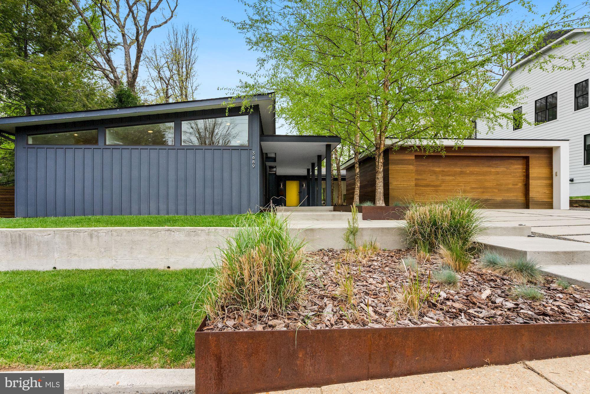 WILLIAMSBURG VILLAGE - Residential