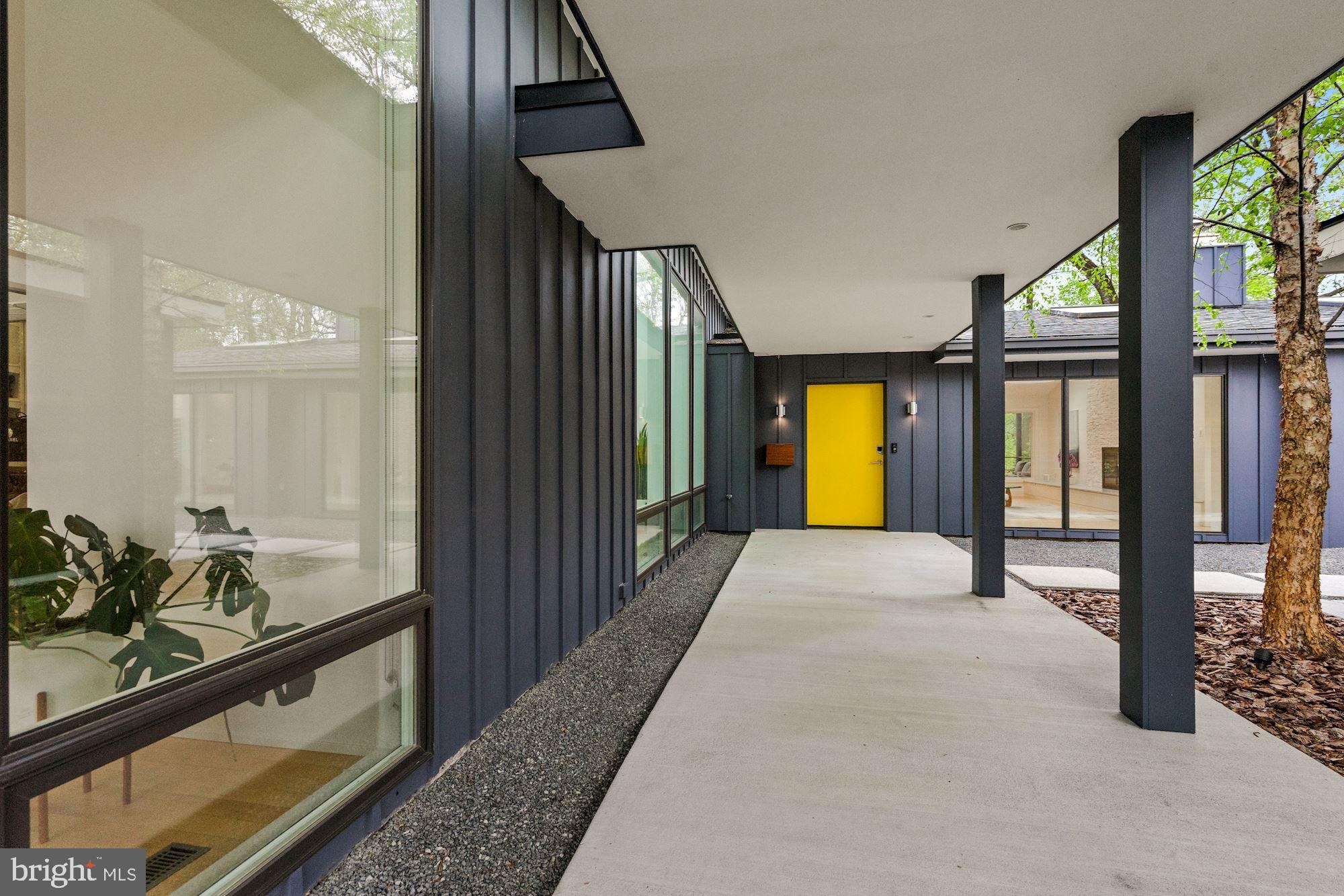 WILLIAMSBURG VILLAGE - Residential