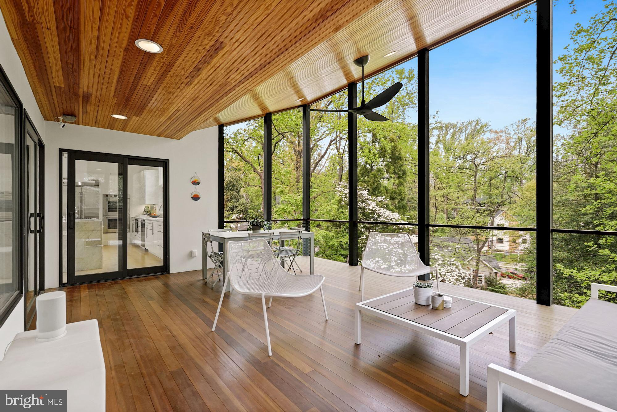 WILLIAMSBURG VILLAGE - Residential