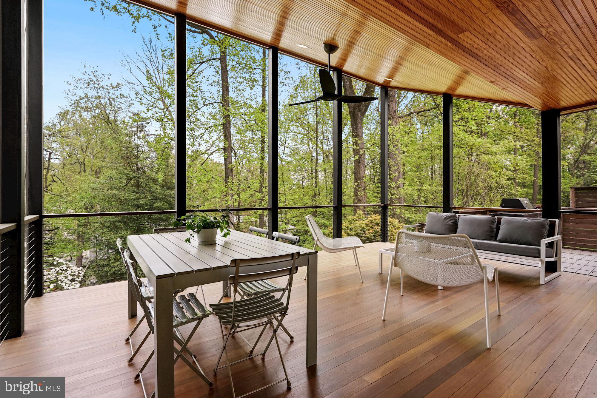 WILLIAMSBURG VILLAGE - Residential