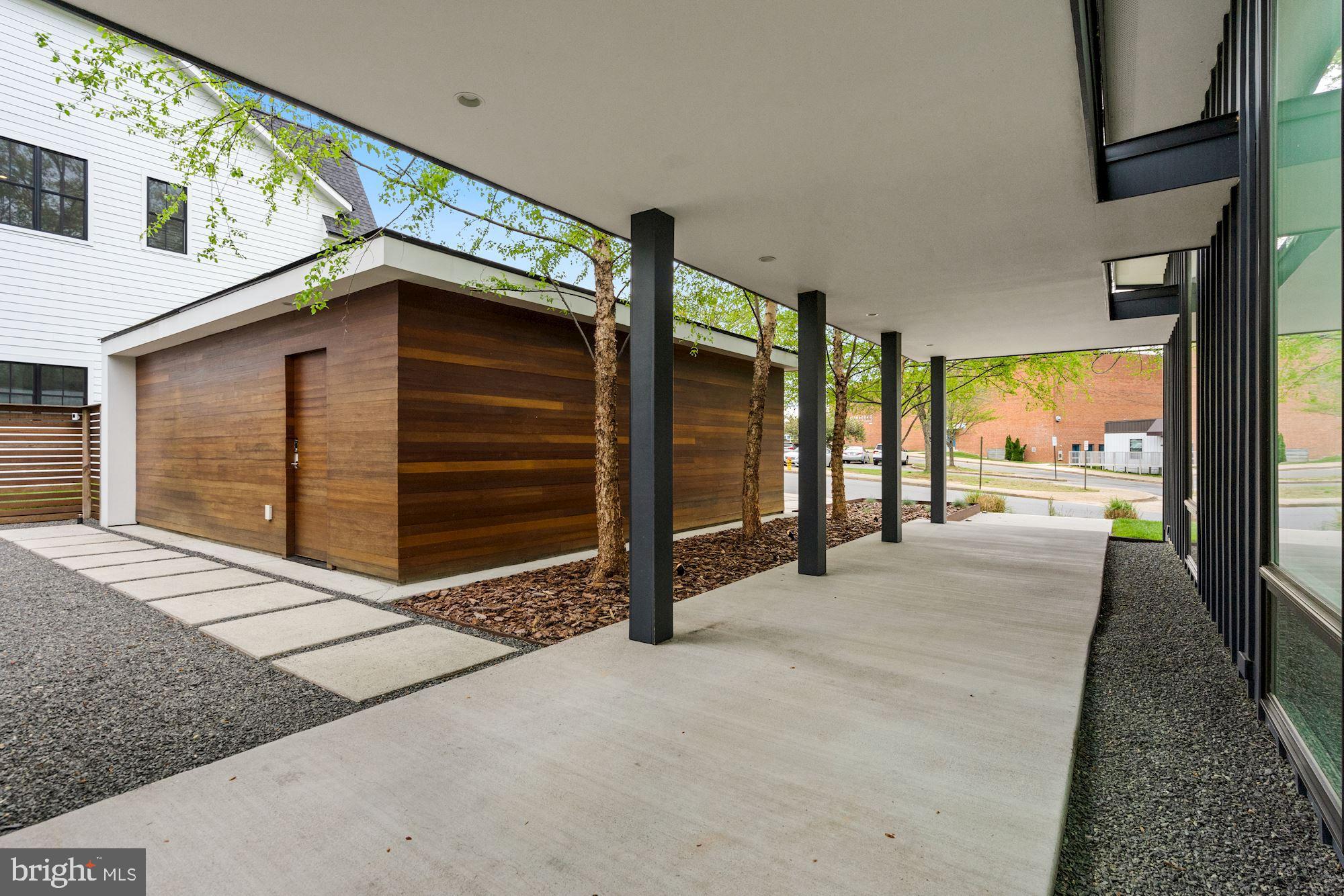 WILLIAMSBURG VILLAGE - Residential