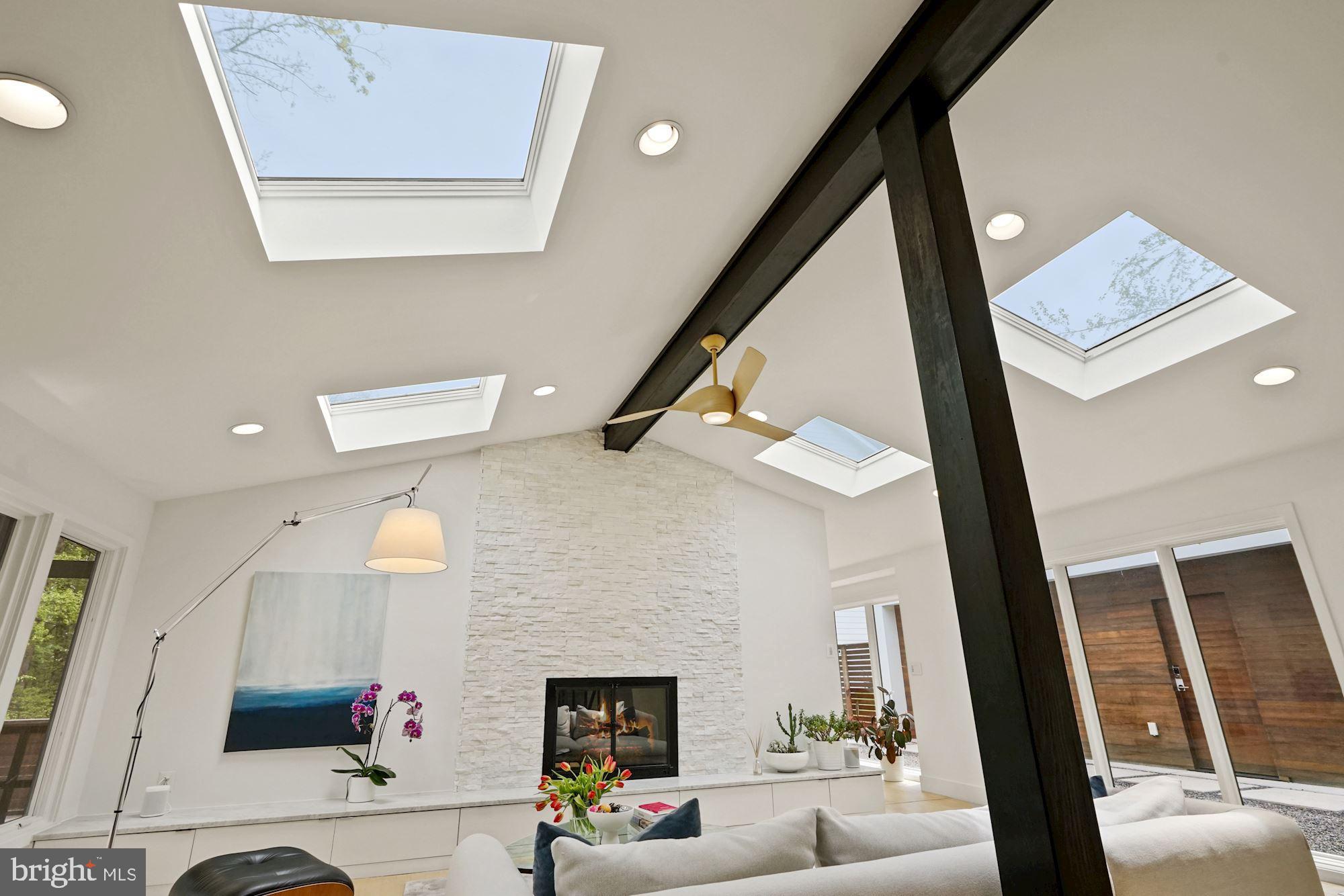 WILLIAMSBURG VILLAGE - Residential